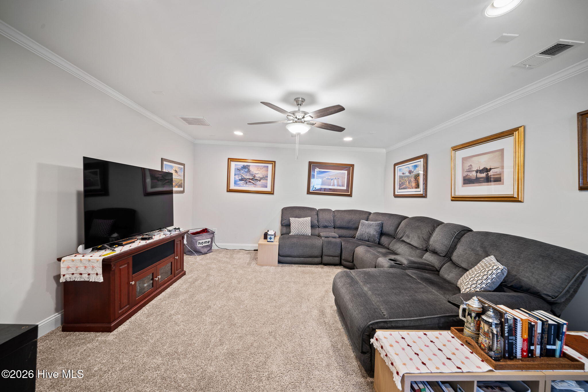 100564414 | Photo 44