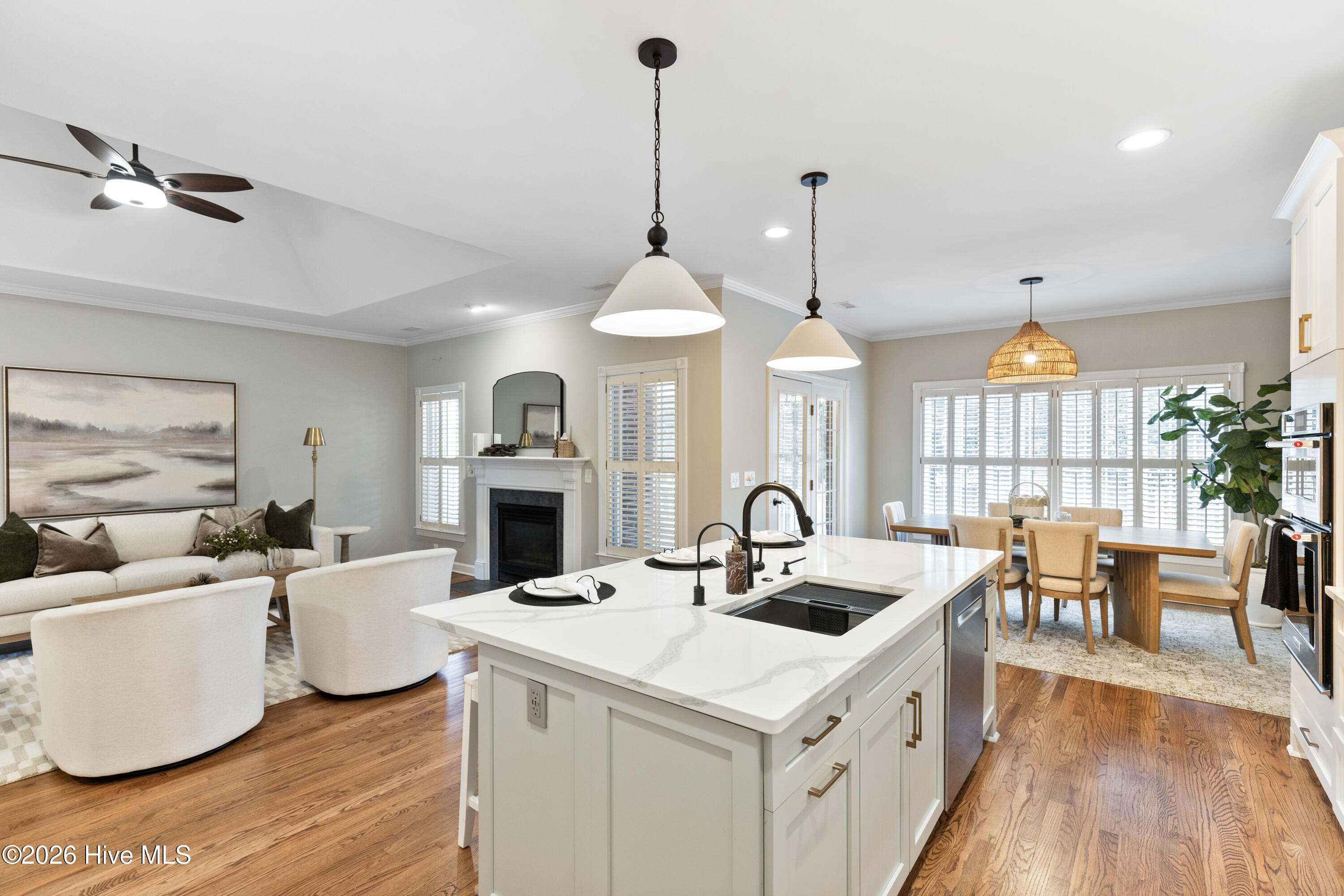 100560916 | Photo 22