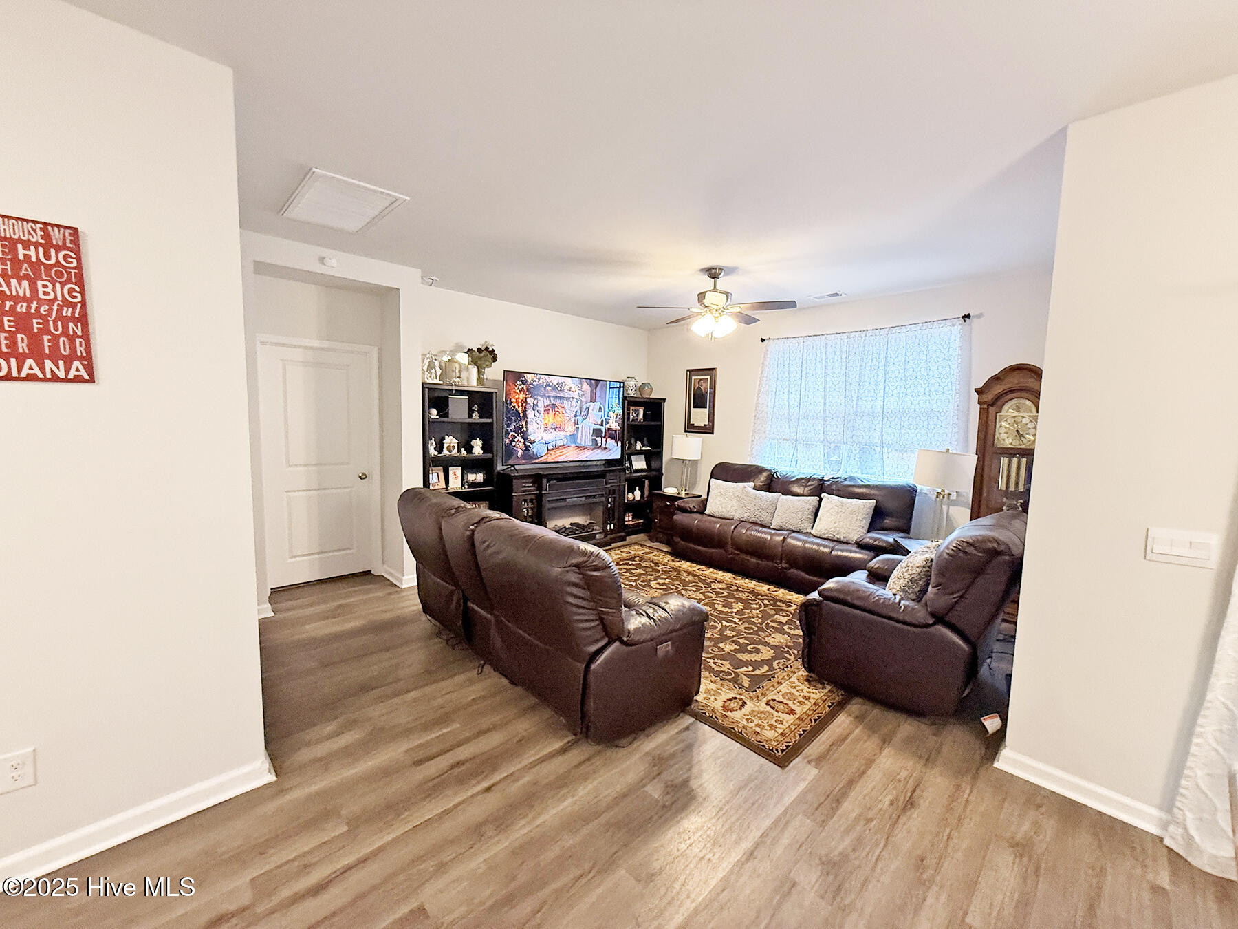 100544374 | Photo 24