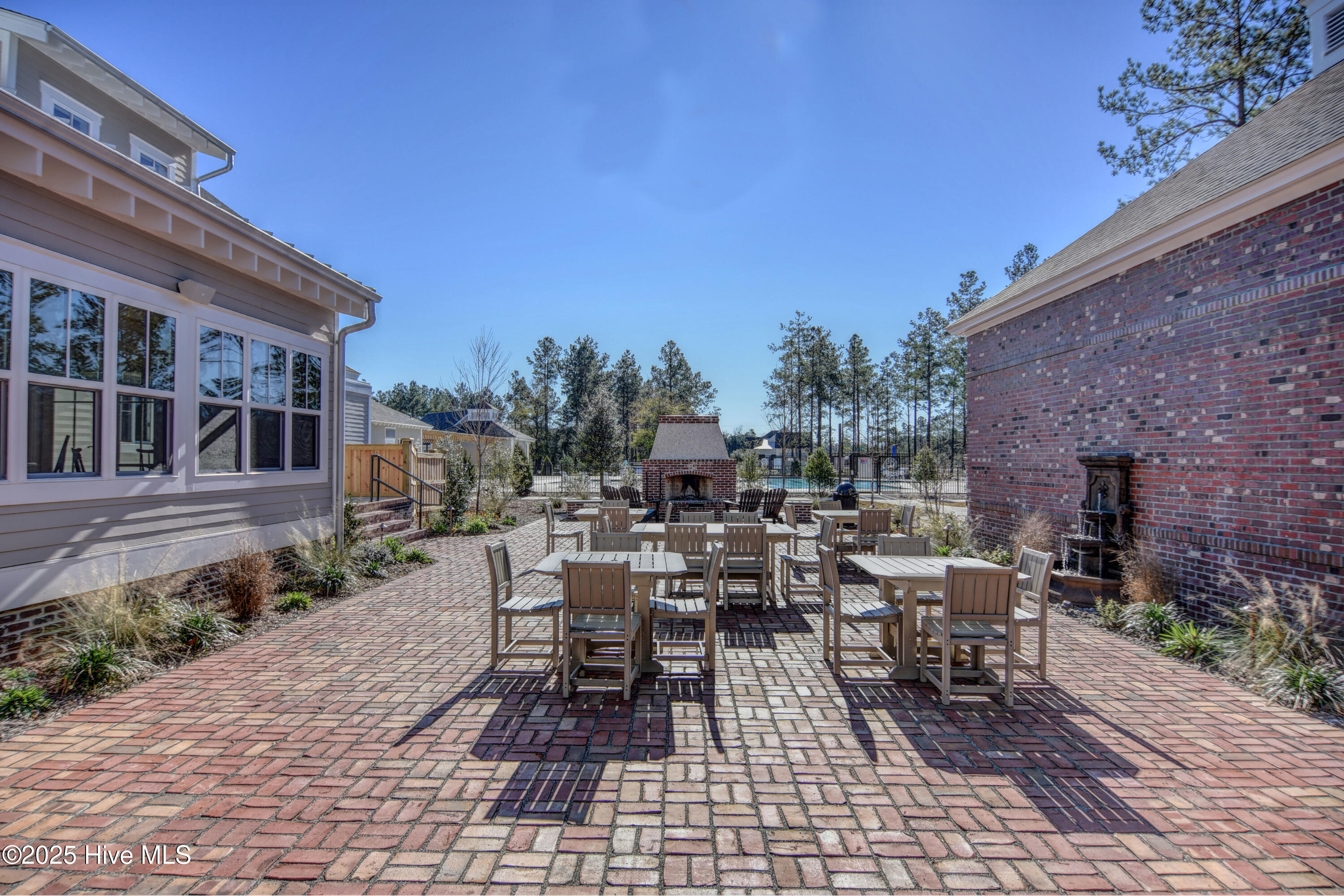 100534393 | Photo 90