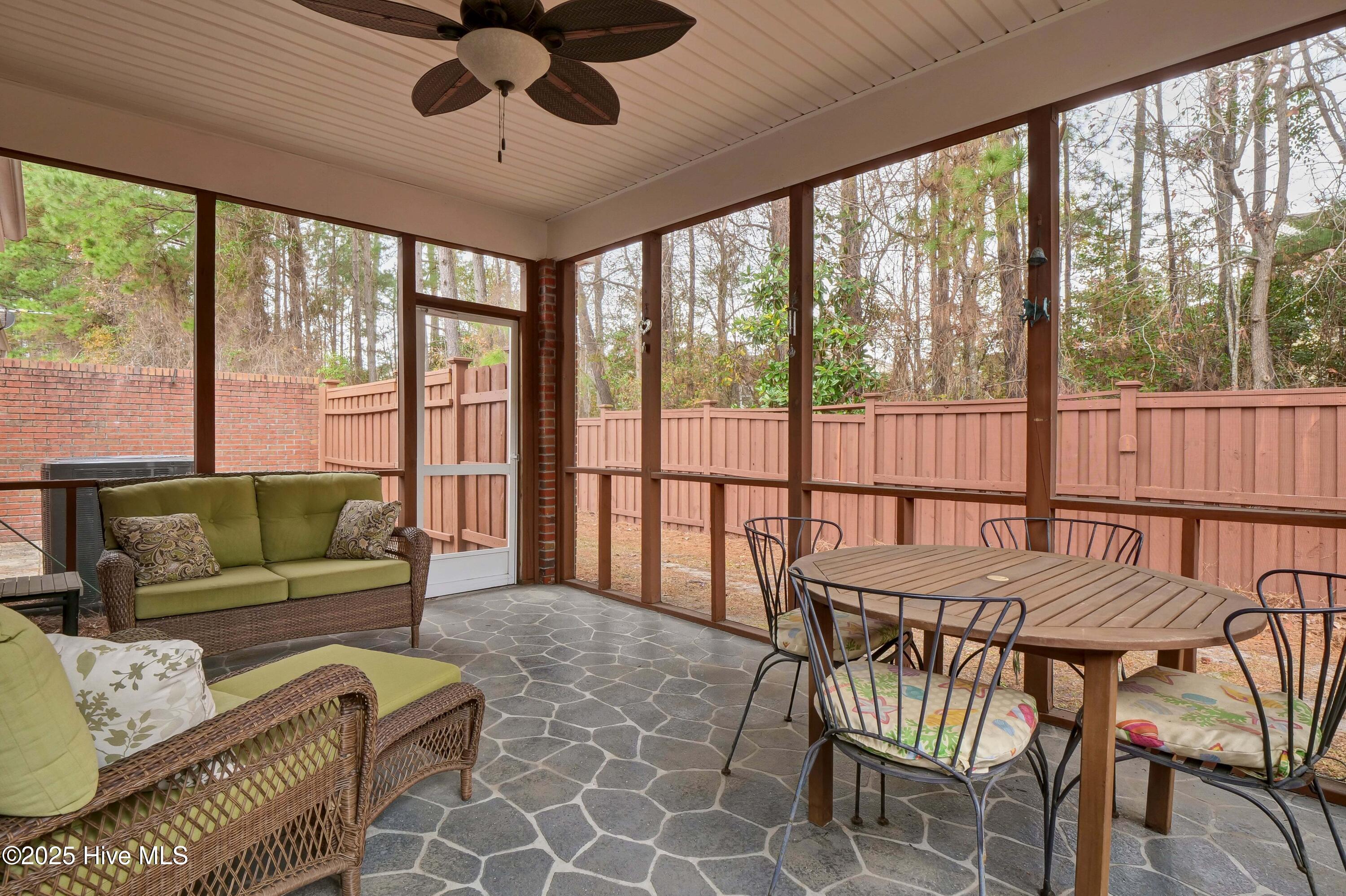 100545756 | Photo 19