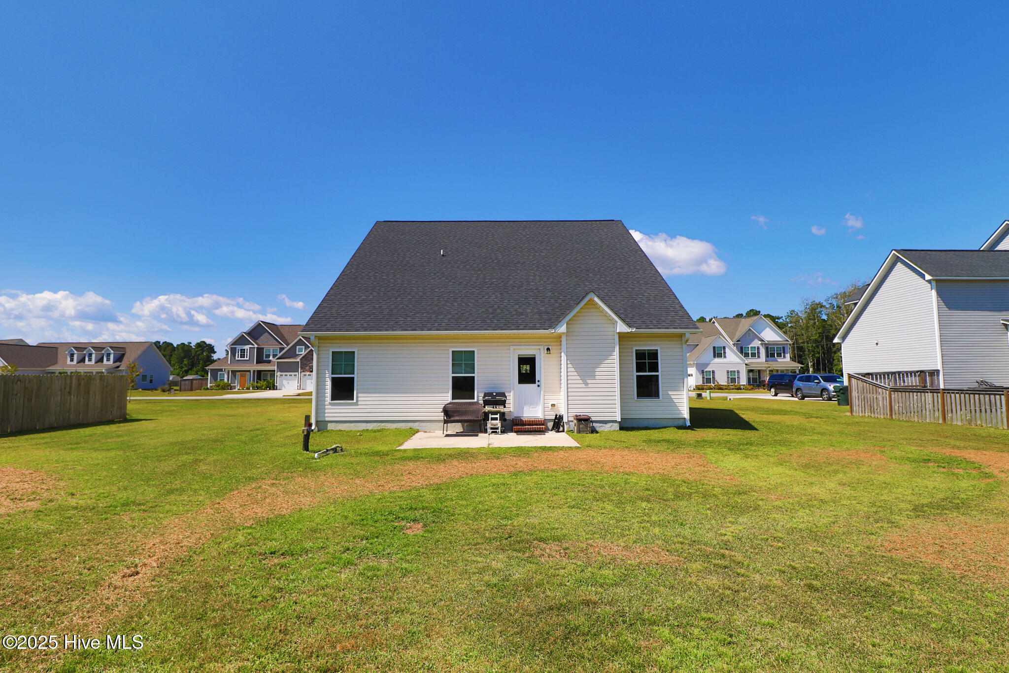 100532125 | Photo 36