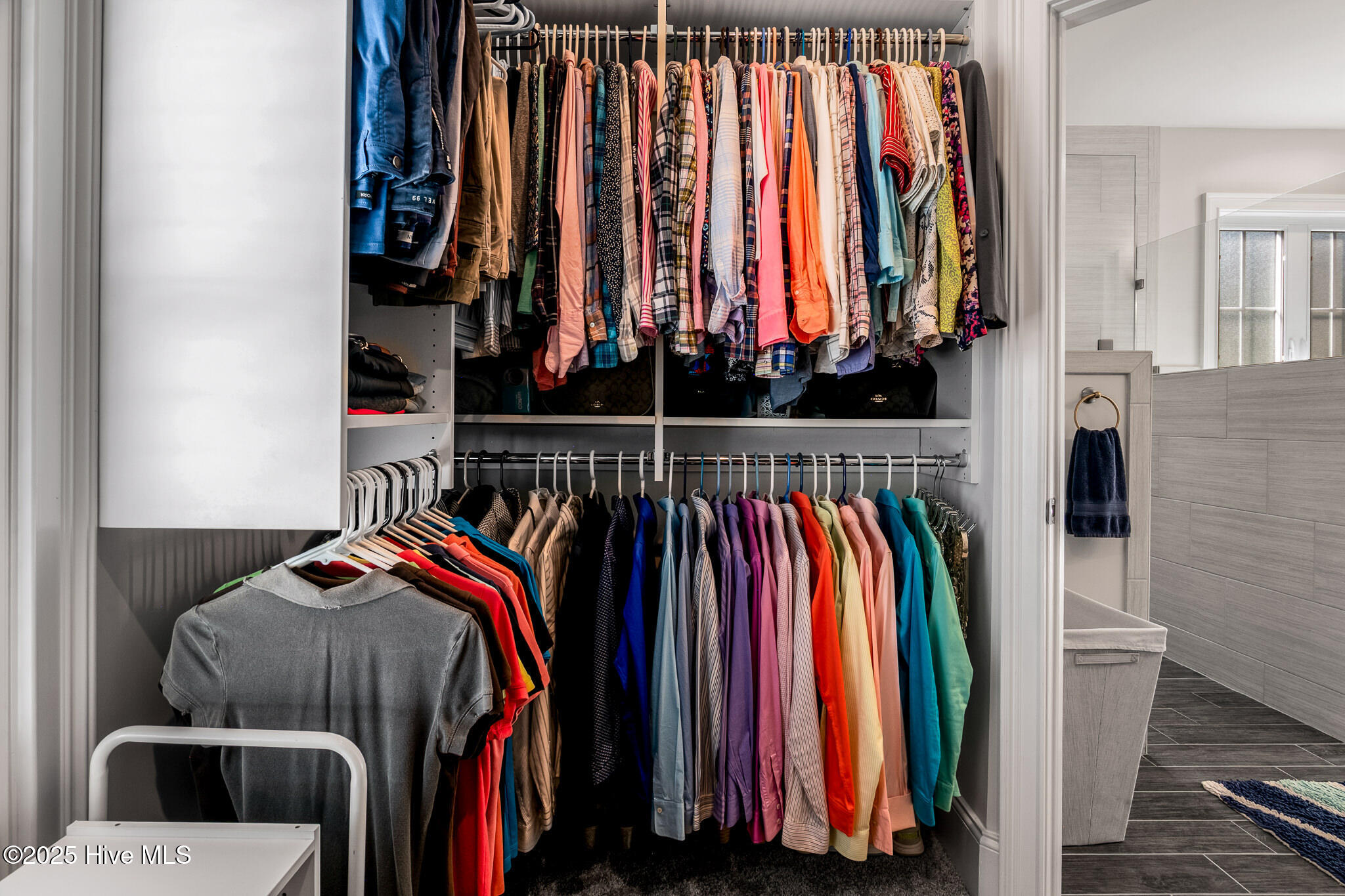 100526725 | Photo 28