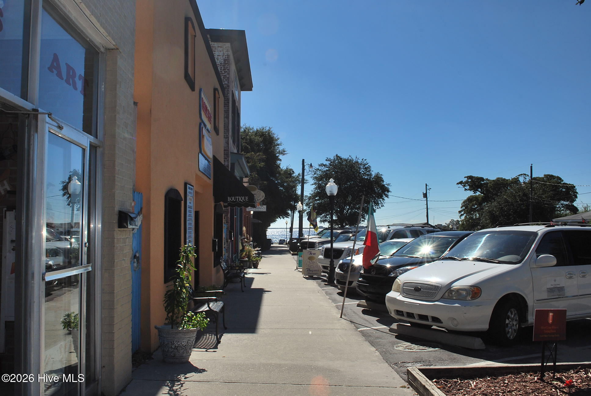 100547710 | Photo 45