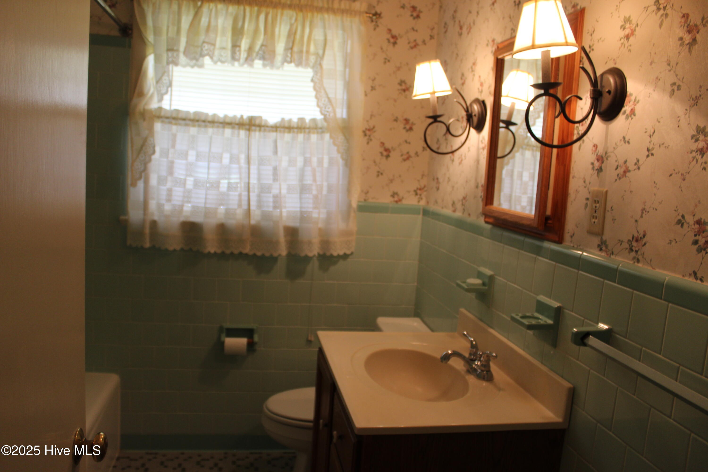 209 Oak Street, Wallace, NC 28466 – photo 8: IMG_0009