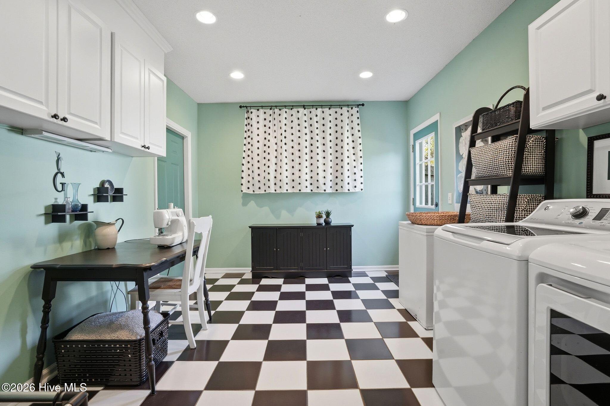 100557423 | Photo 31