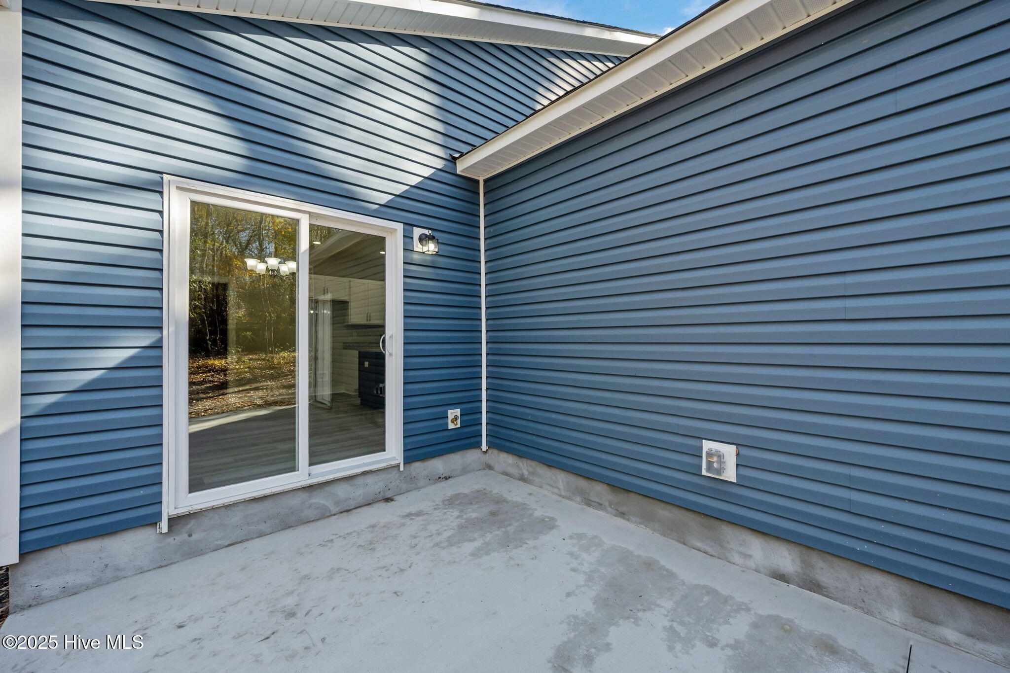 100545832 | Photo 43