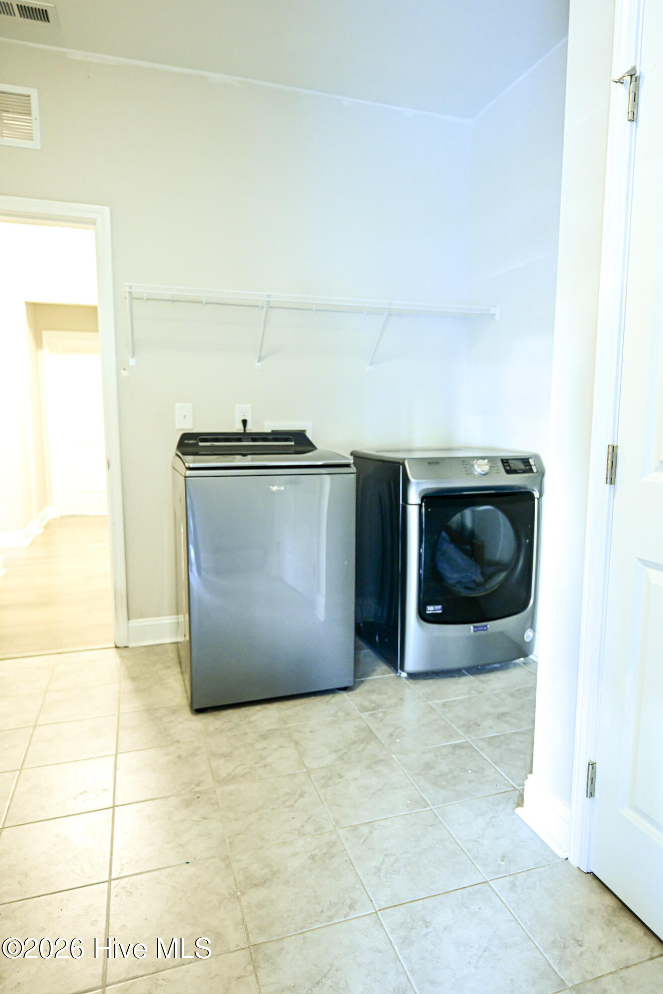 100570213 | Photo 16