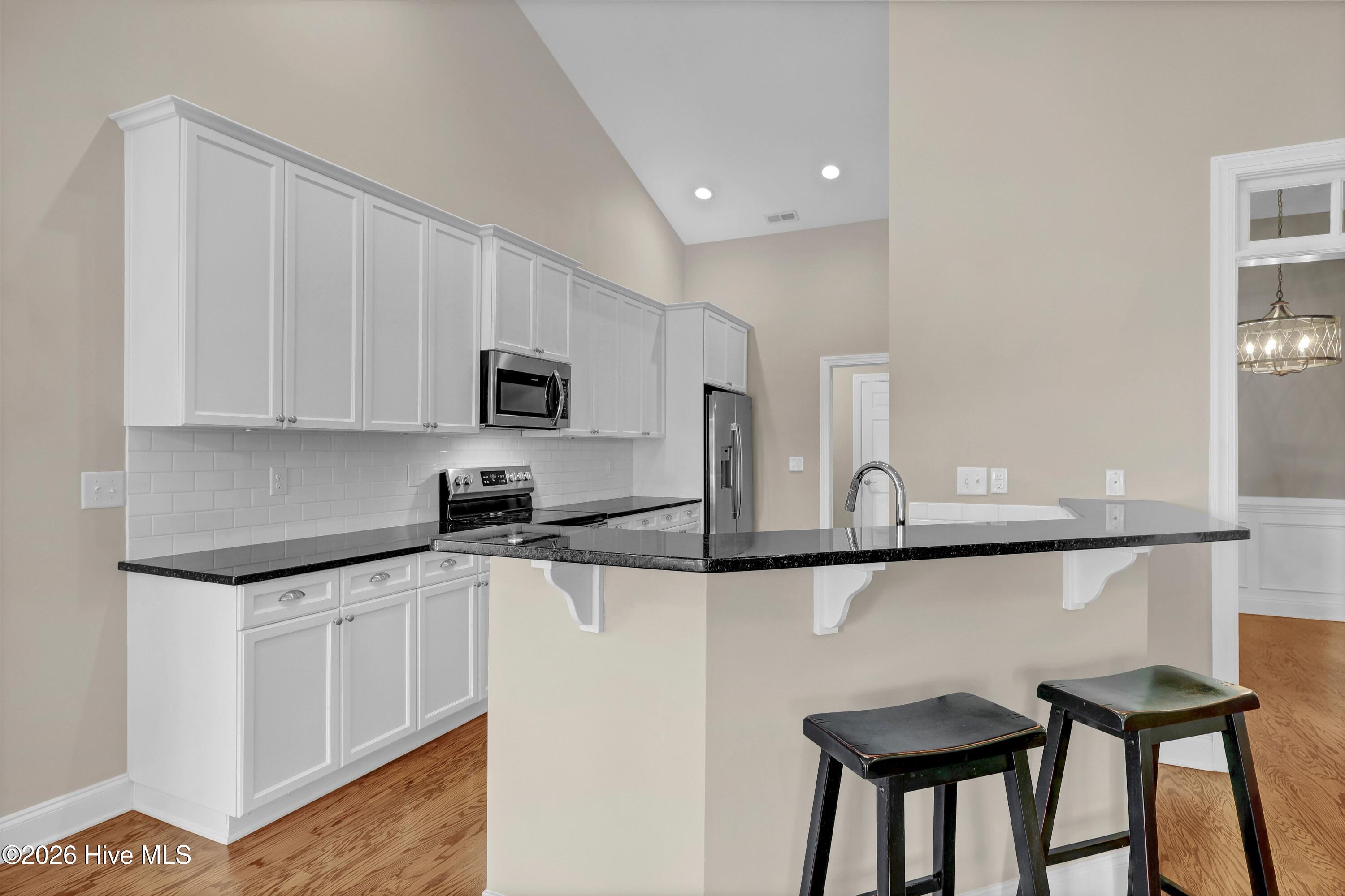 100567268 | Photo 12