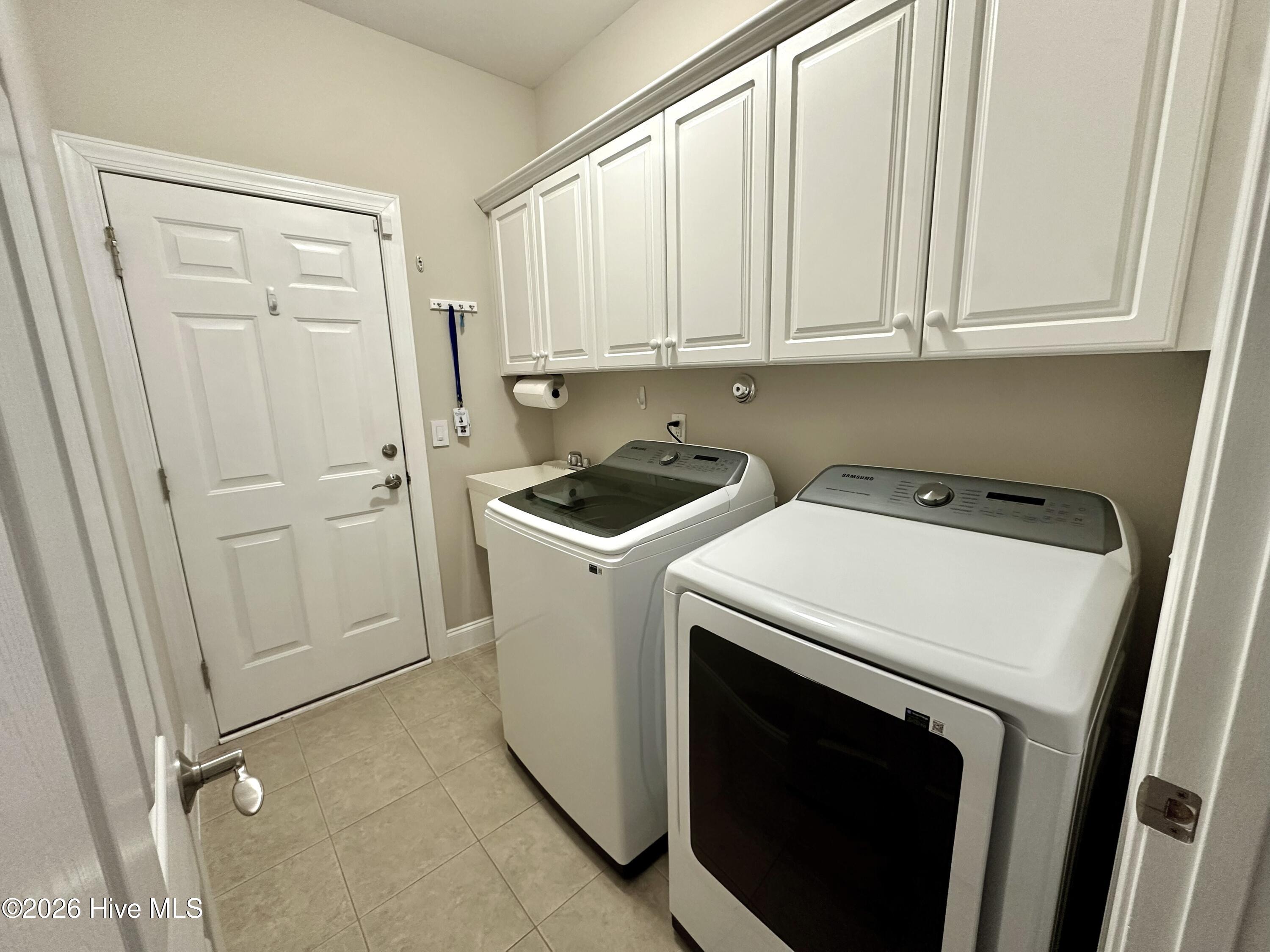 100555837 | Photo 24