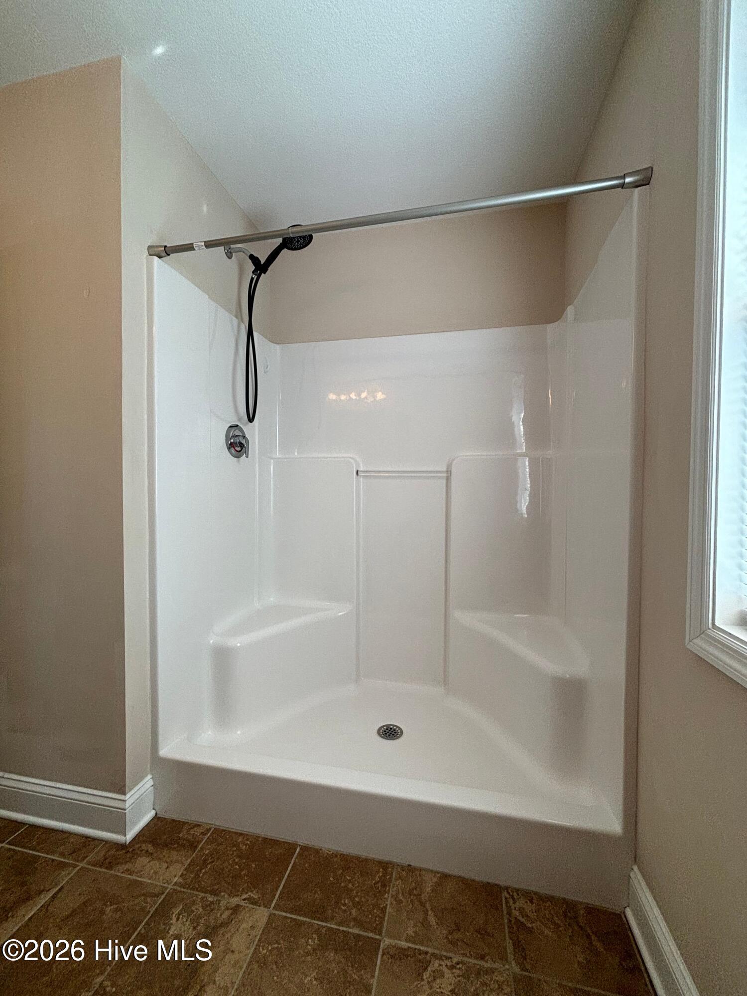 100557628 | Photo 21