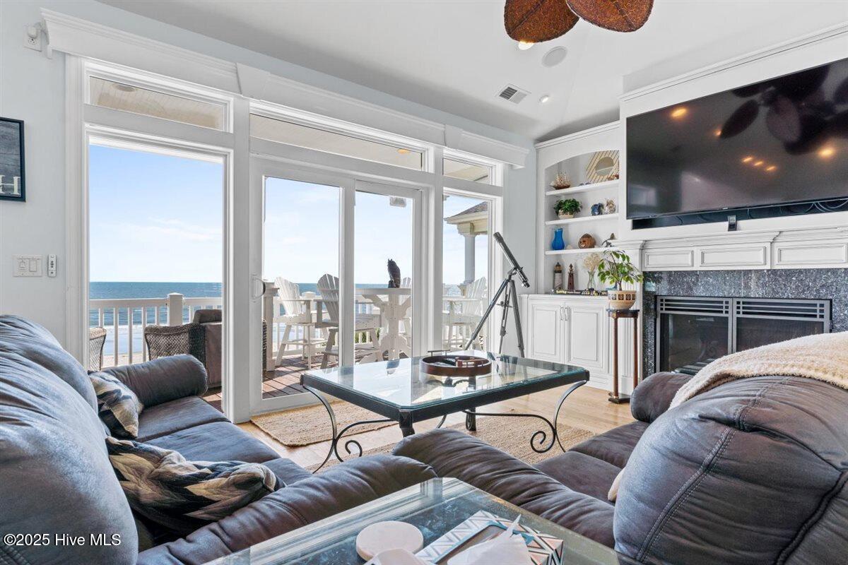 100538364 | Photo 19