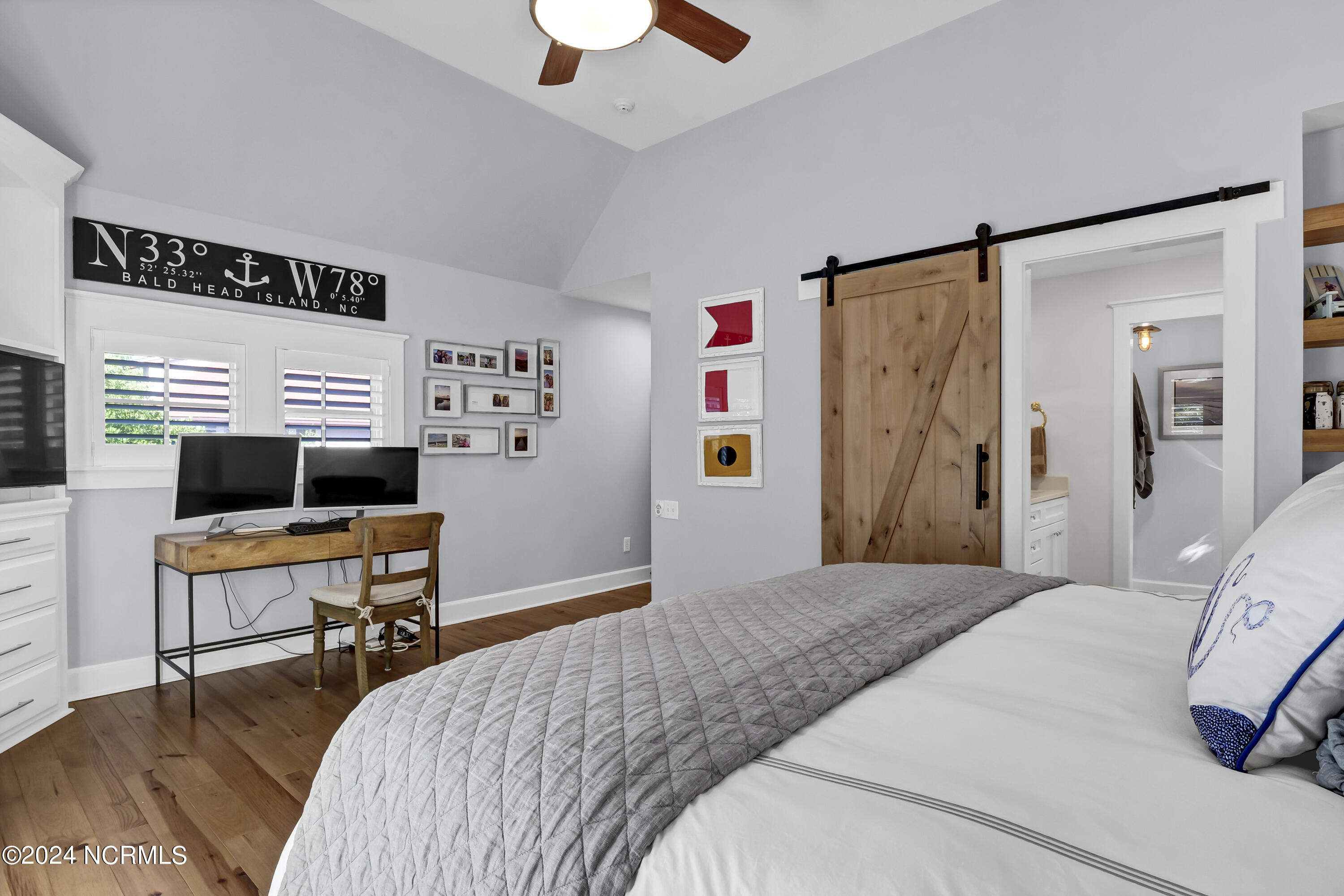 100468898 | Photo 26