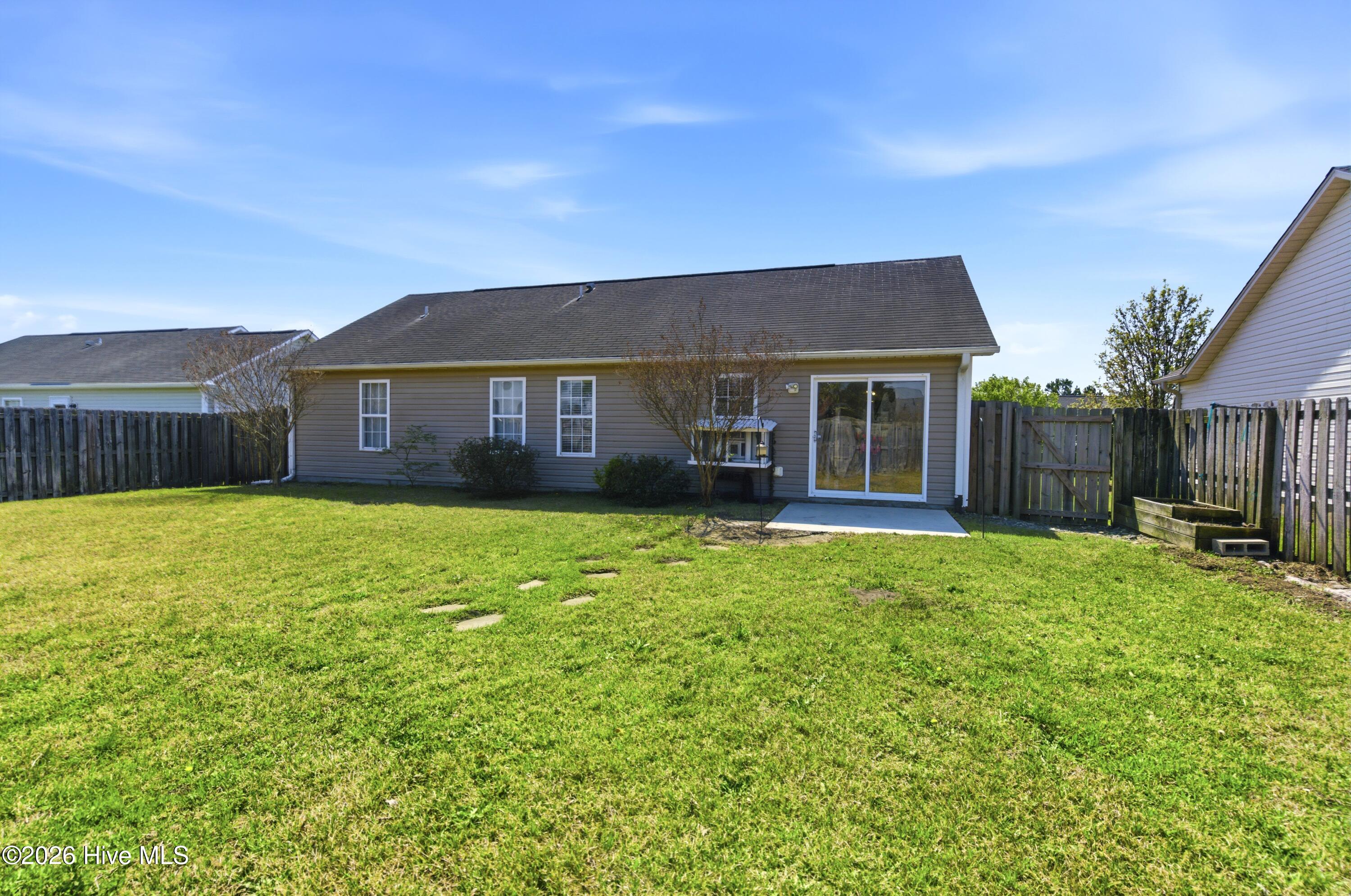 100560348 | Photo 35