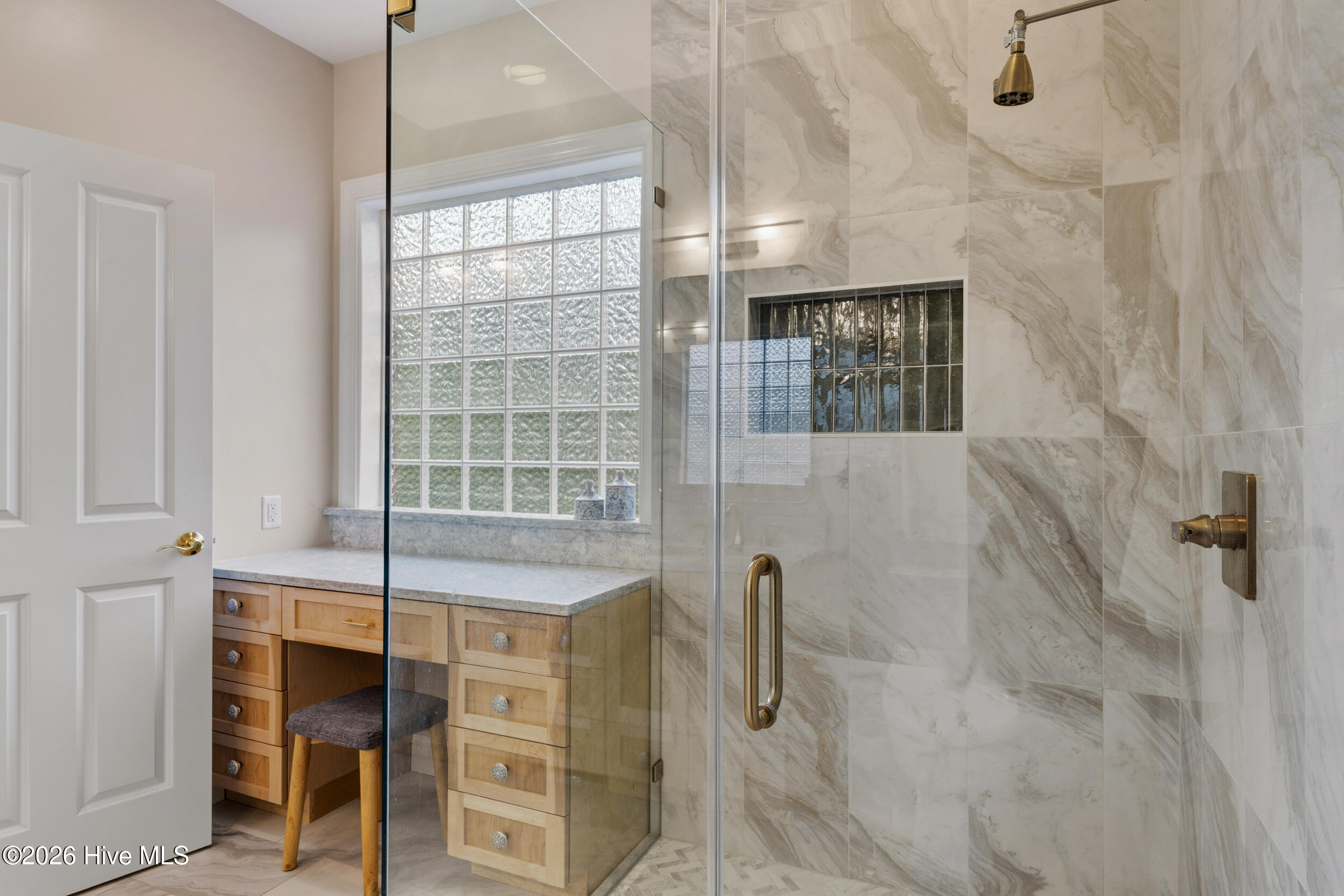 100564040 | Photo 27