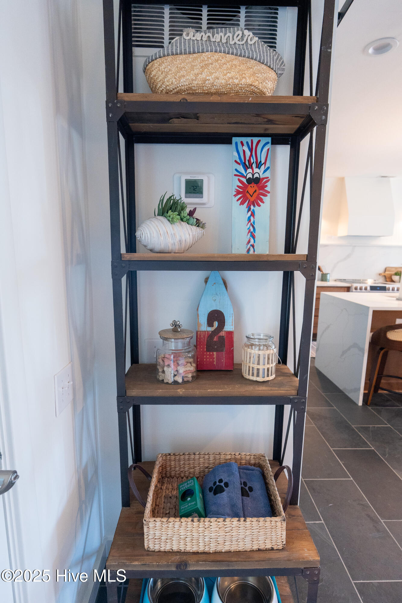 100559399 | Photo 24