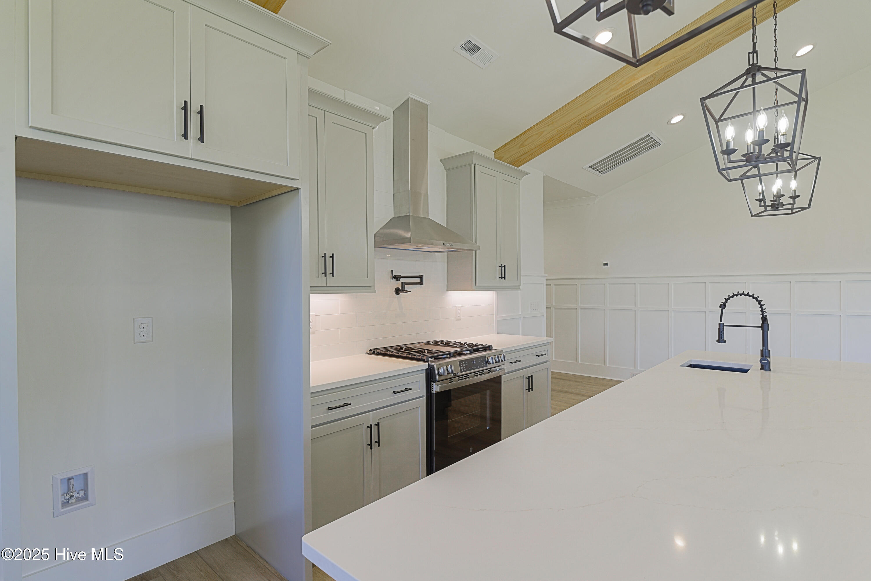 100541947 | Photo 23