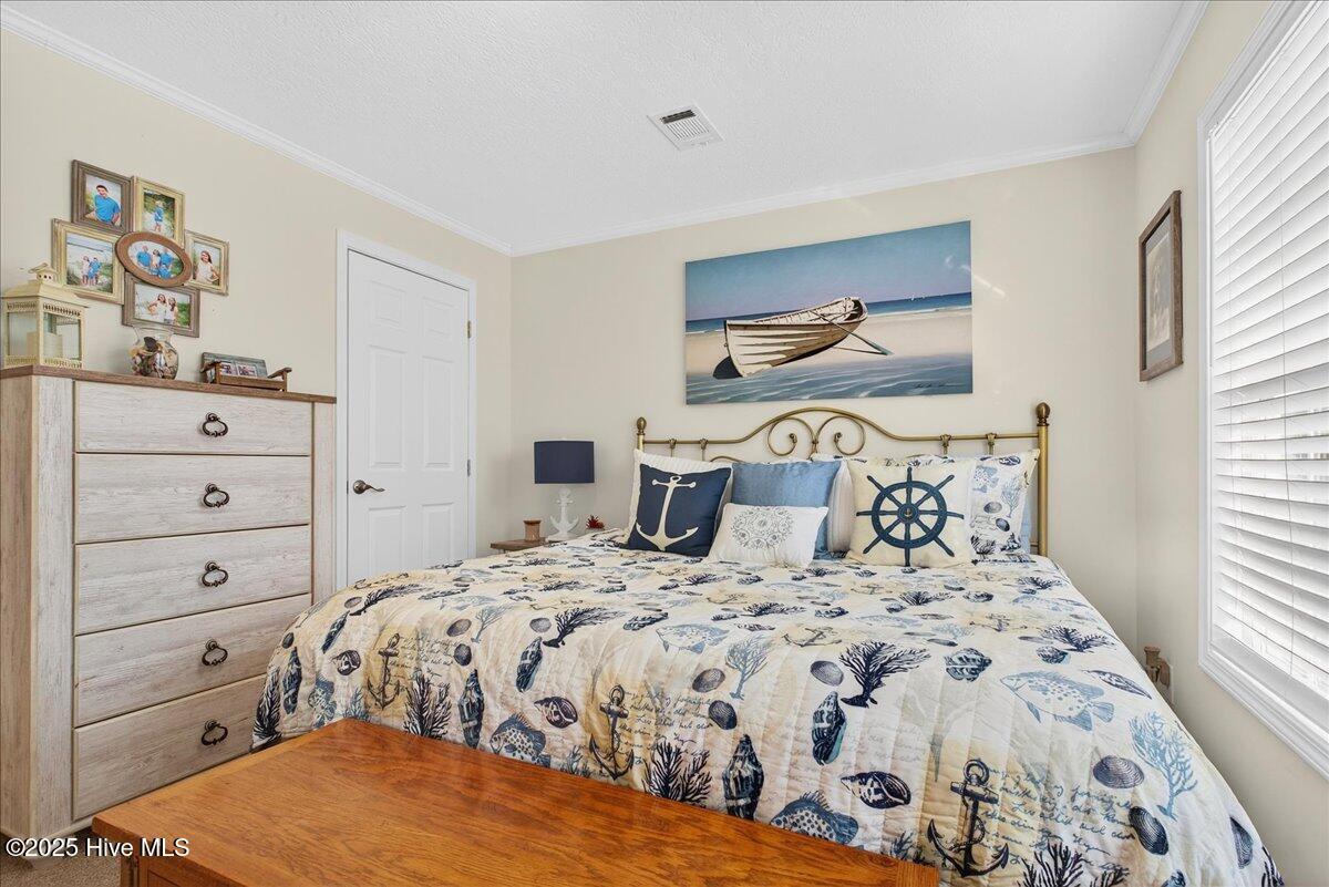 100540840 | Photo 24