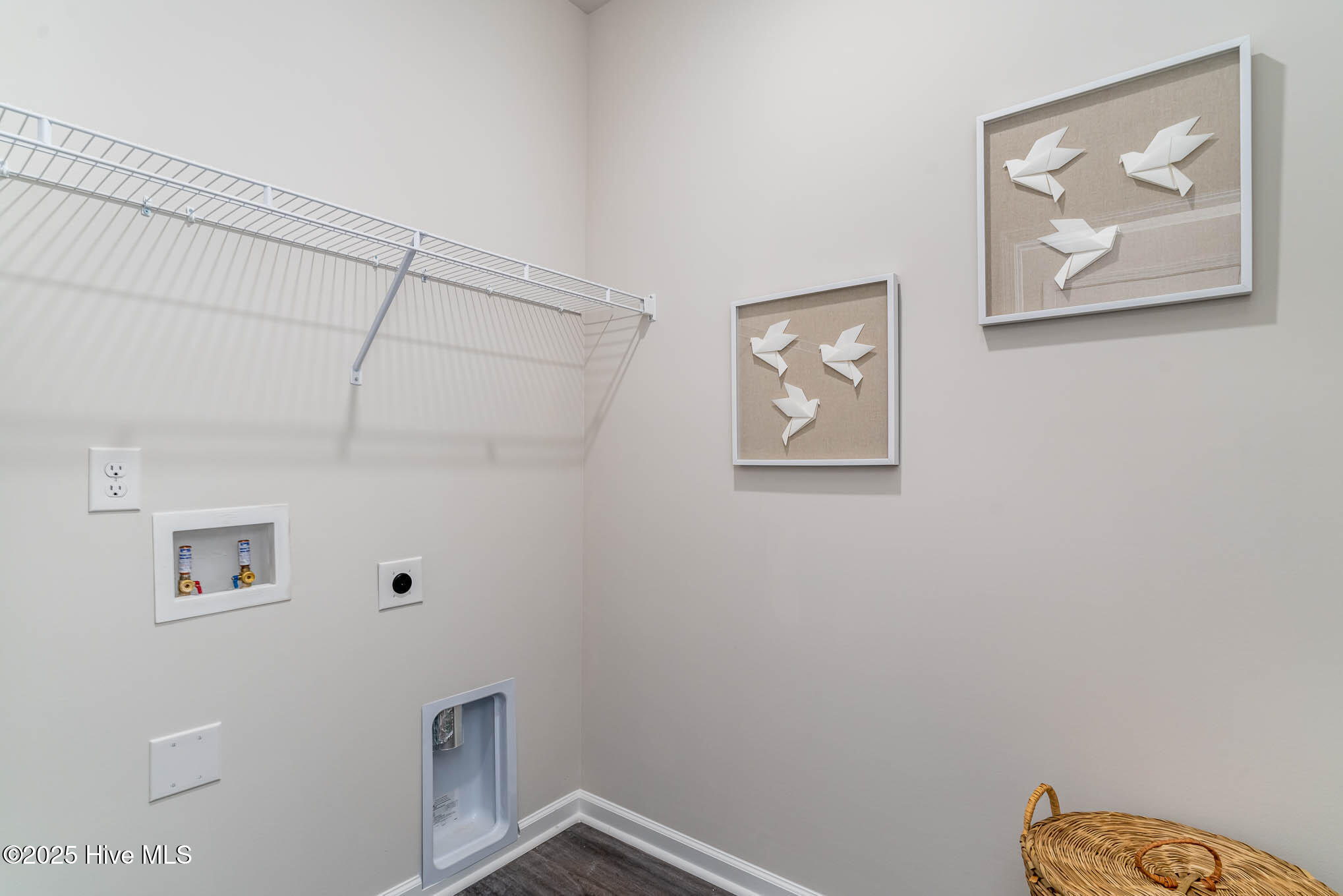 100531105 | Photo 19