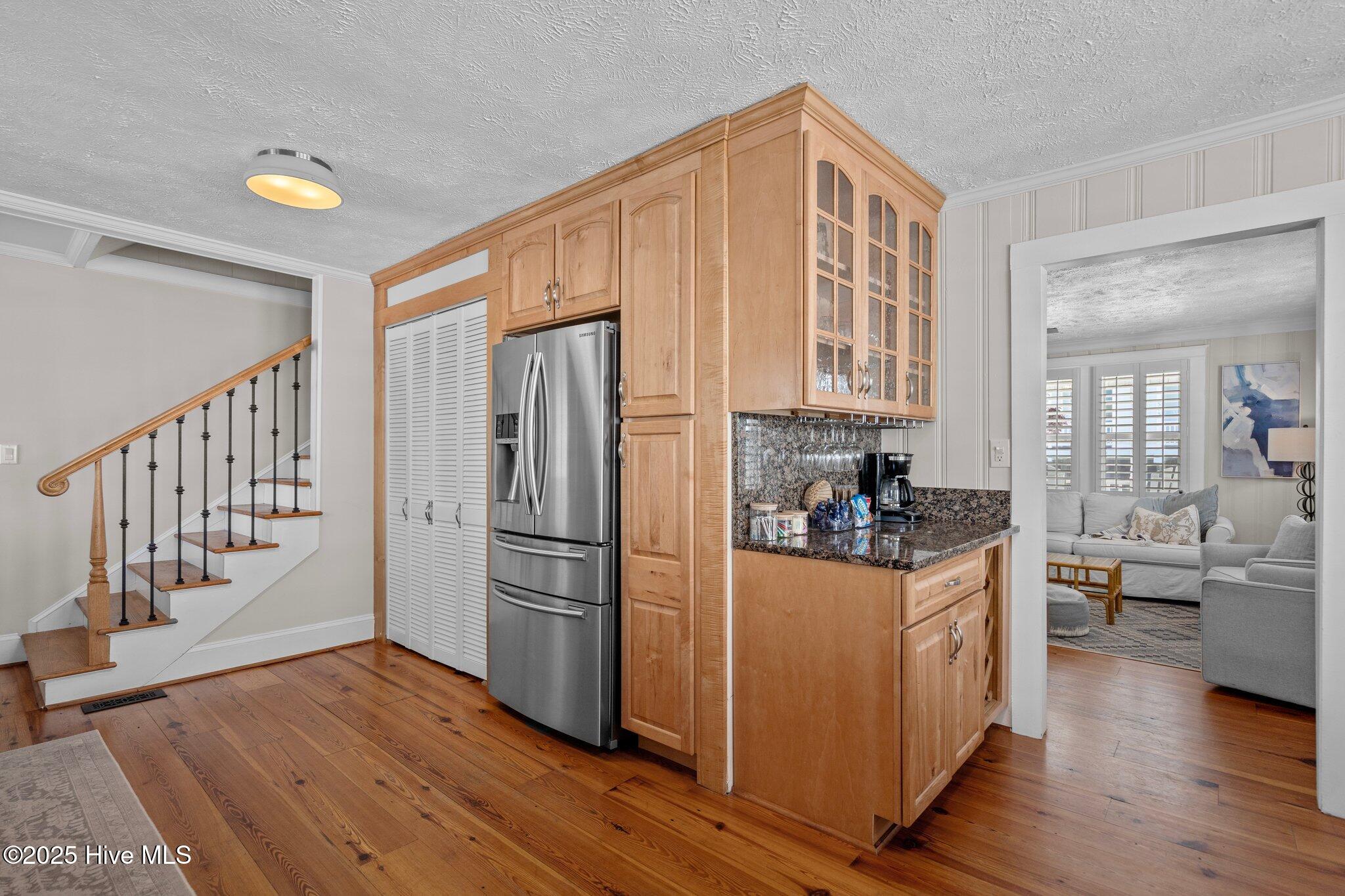 100532110 | Photo 24