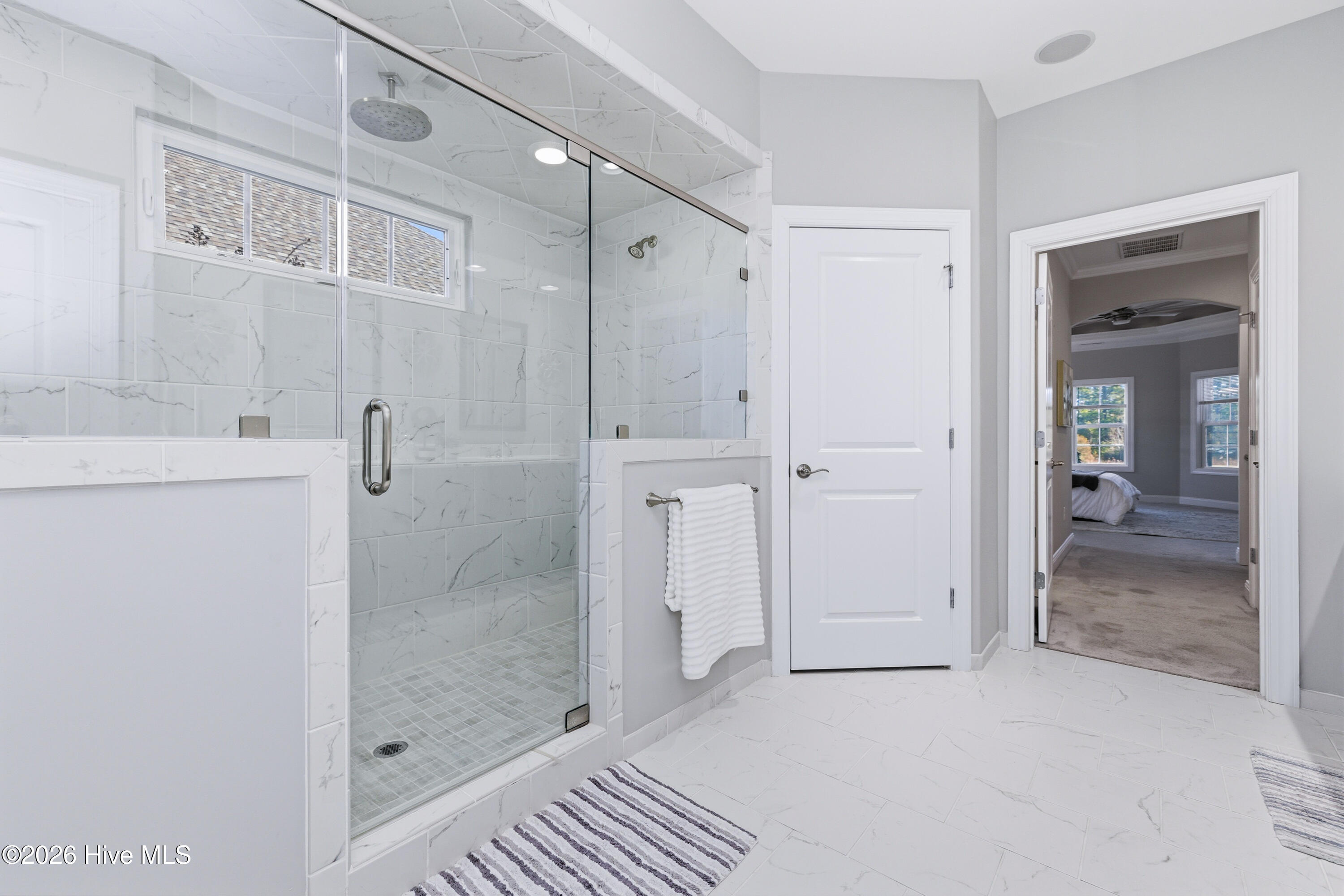 100550205 | Photo 31