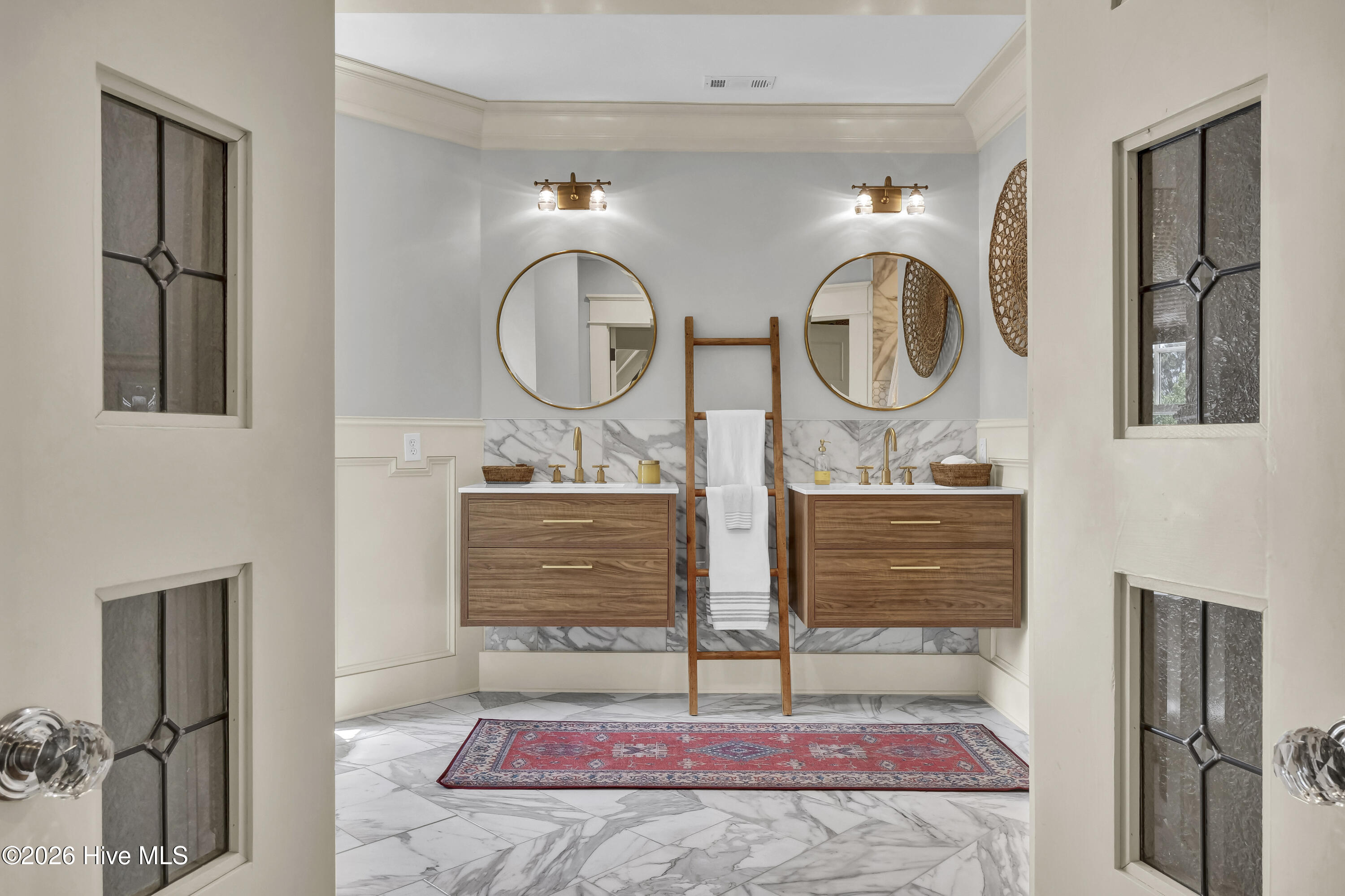 100552686 | Photo 36