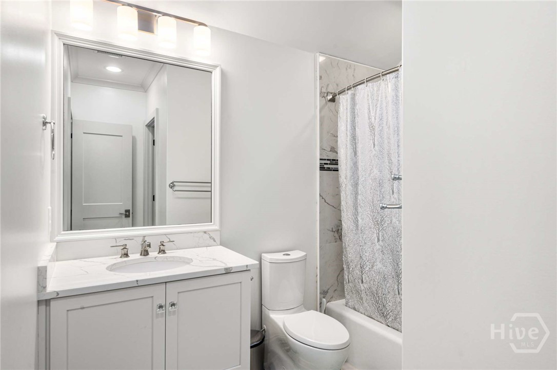 Bedroom #5 ensuite Bathroom