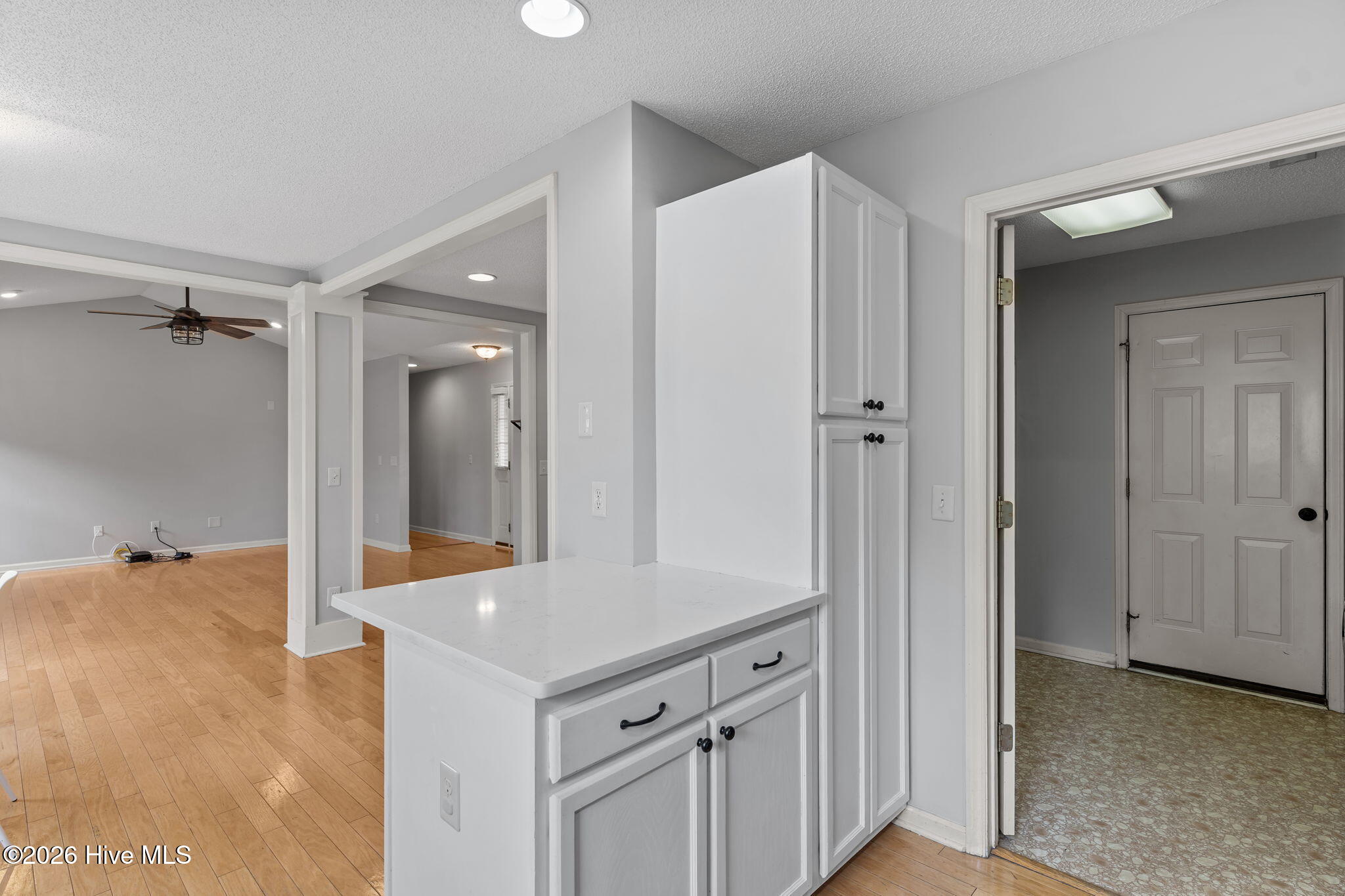 100569339 | Photo 14