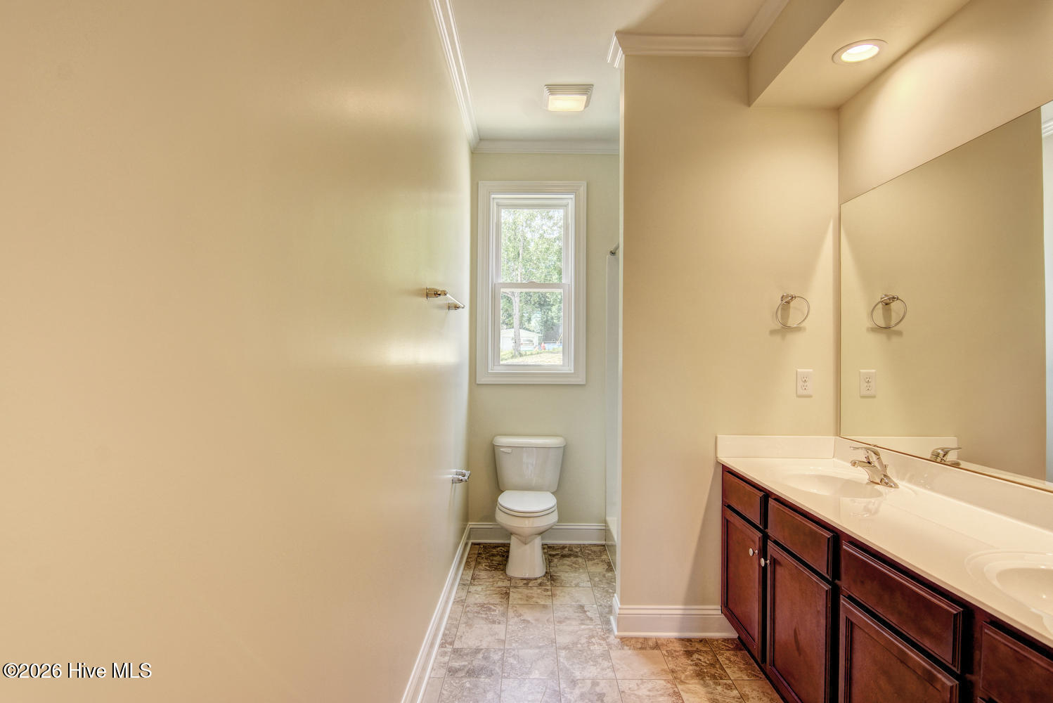 100559011 | Photo 14