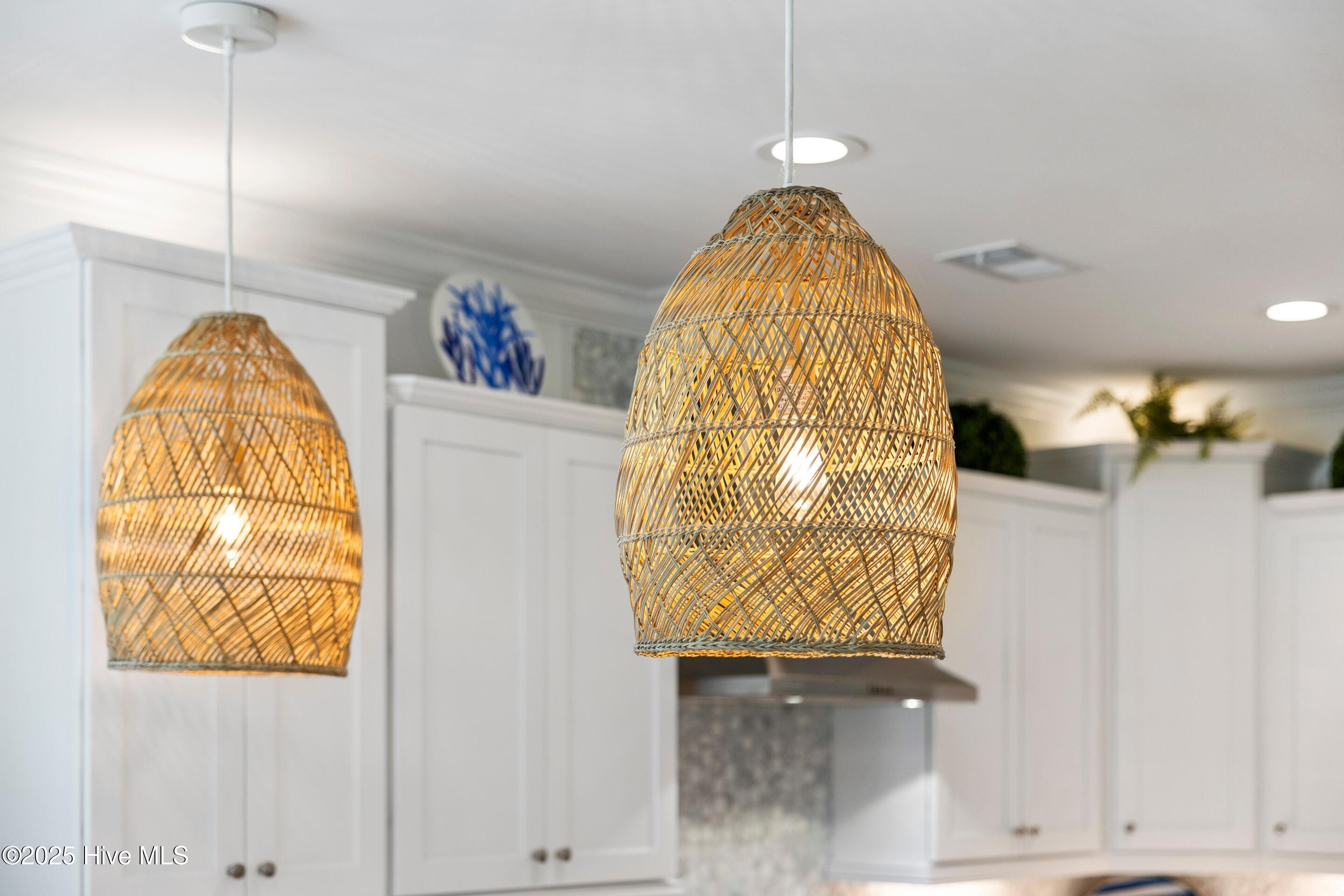 100532410 | Photo 19