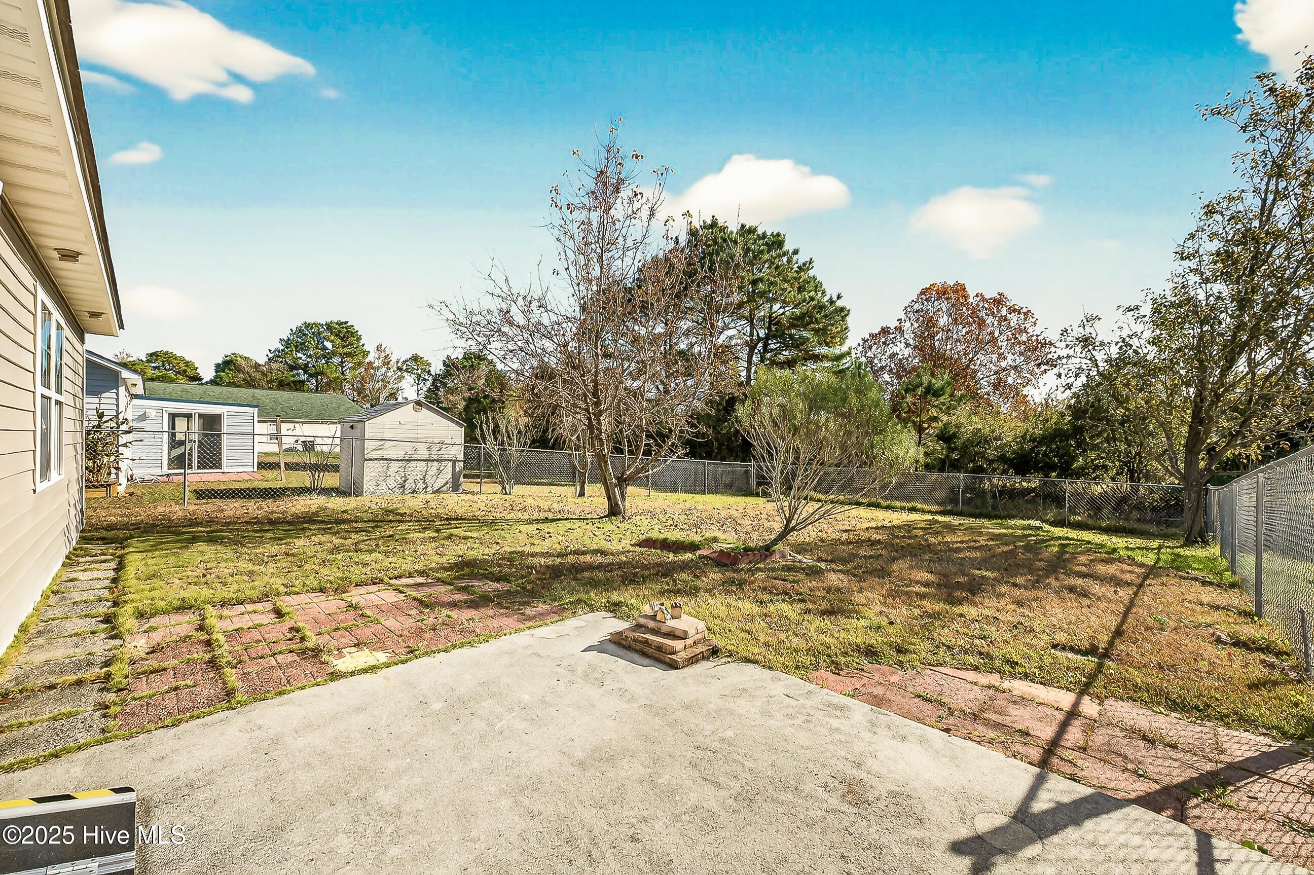 100543652 | Photo 23