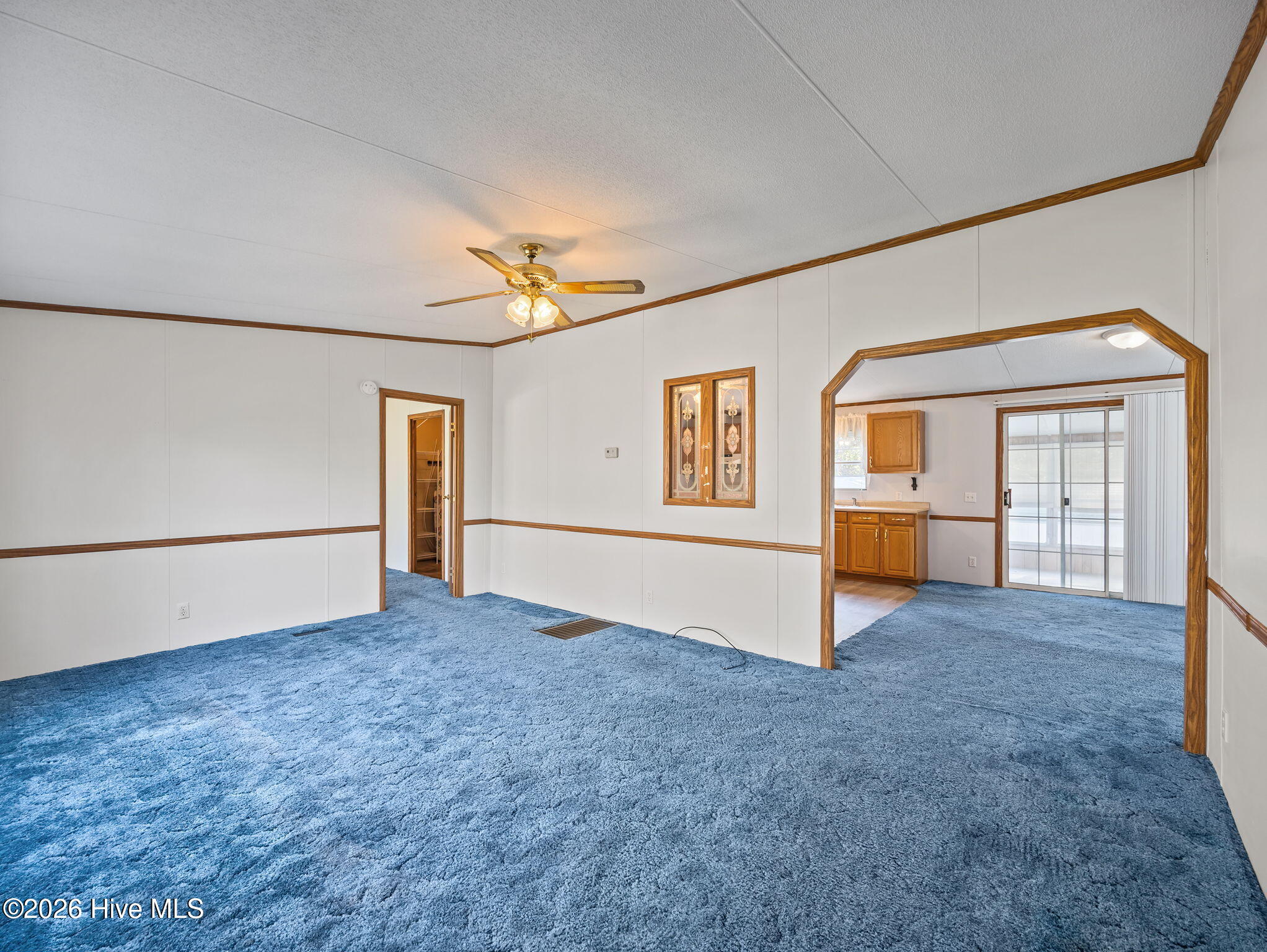 100565011 | Photo 10