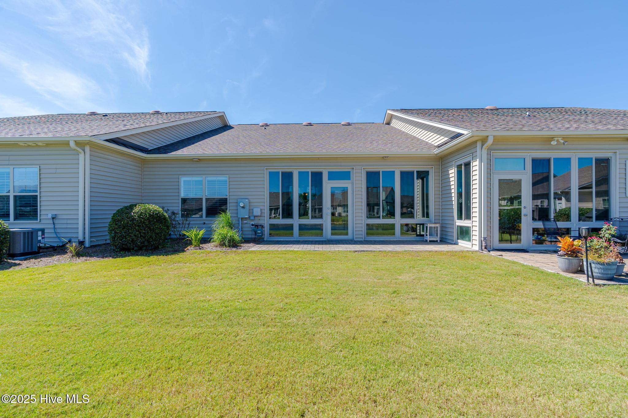 100530563 | Photo 32