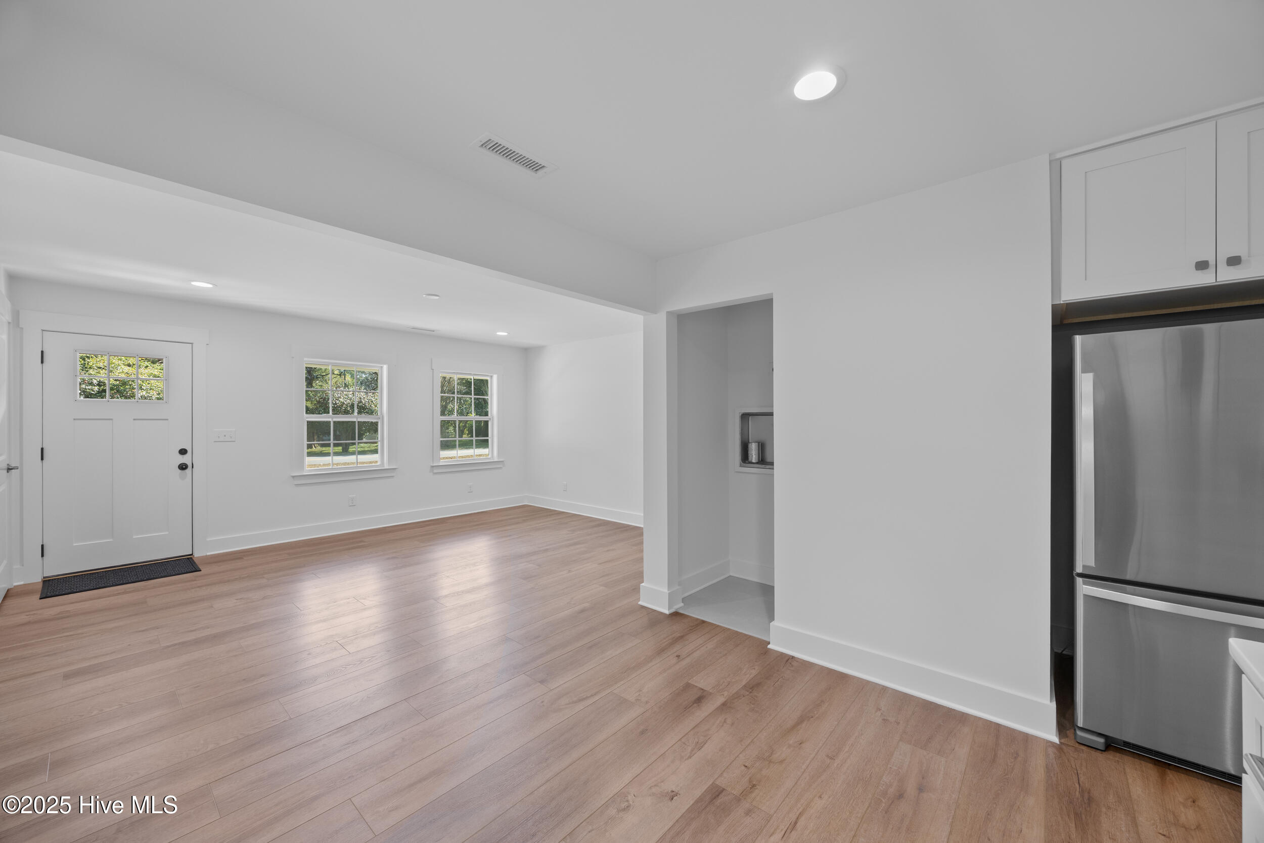 100544279 | Photo 13