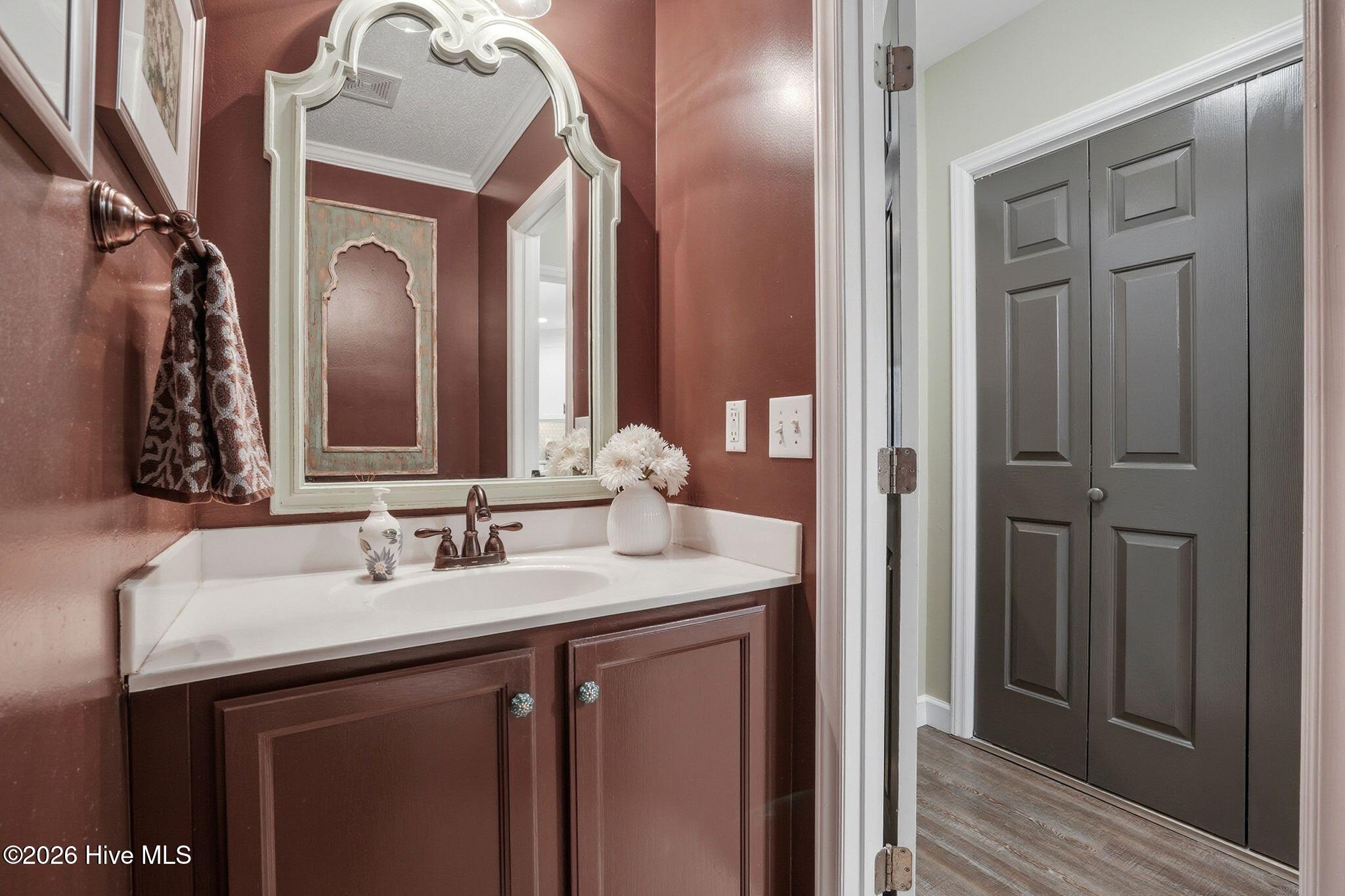 100557423 | Photo 29