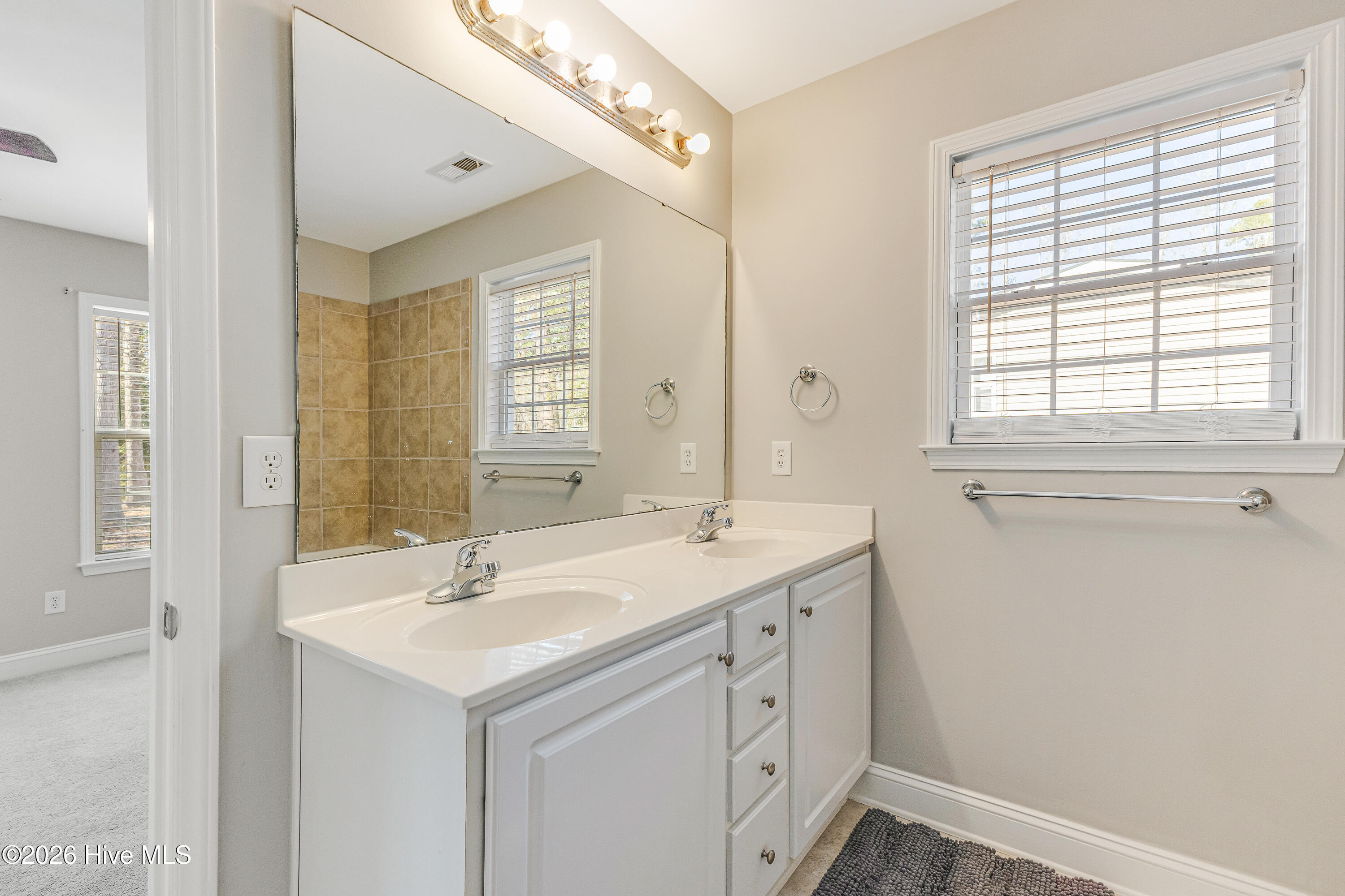 100559243 | Photo 27