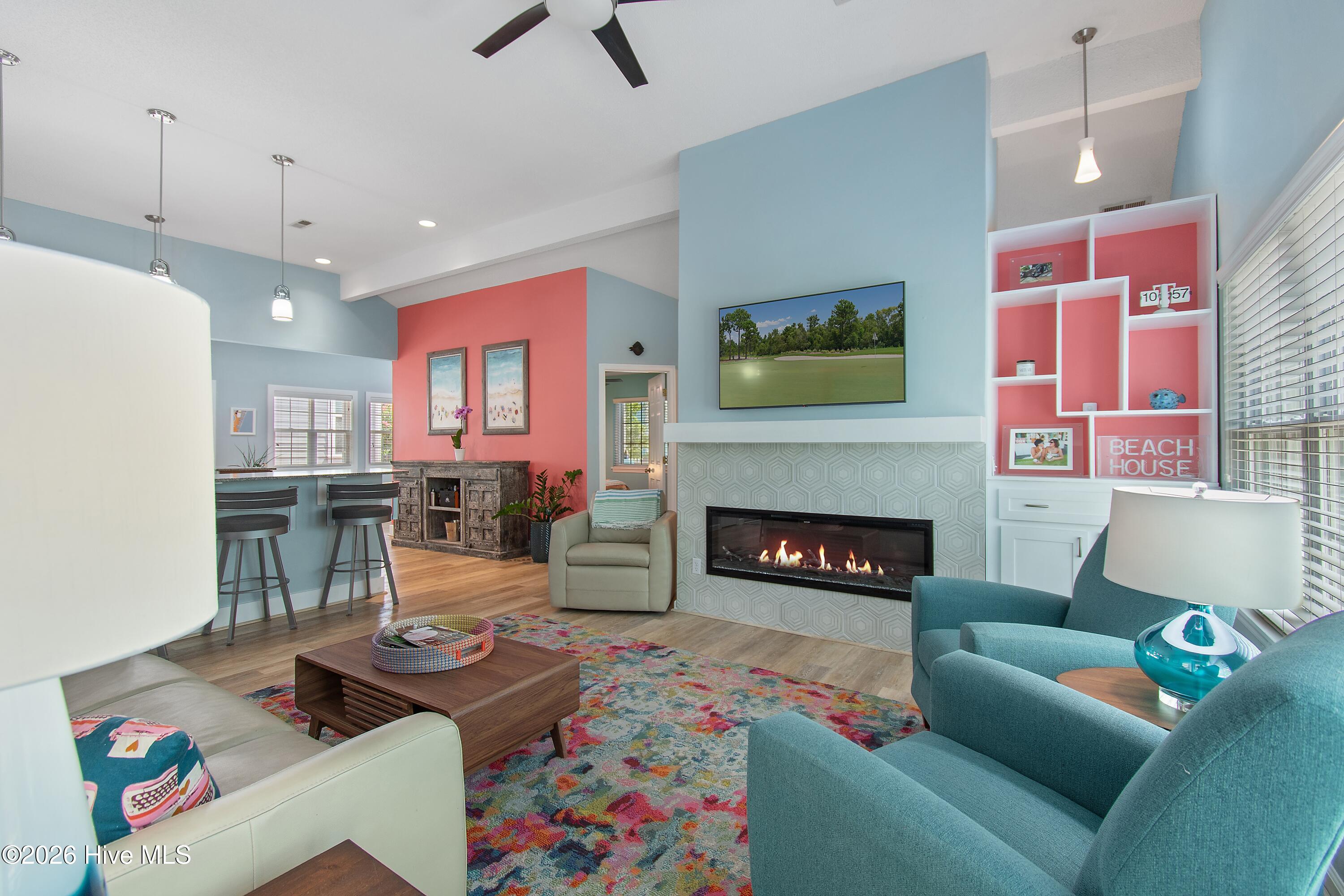 100570489 | Photo 26