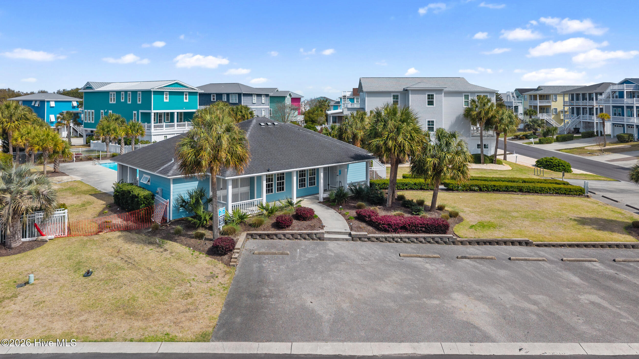 100561472 | Photo 64