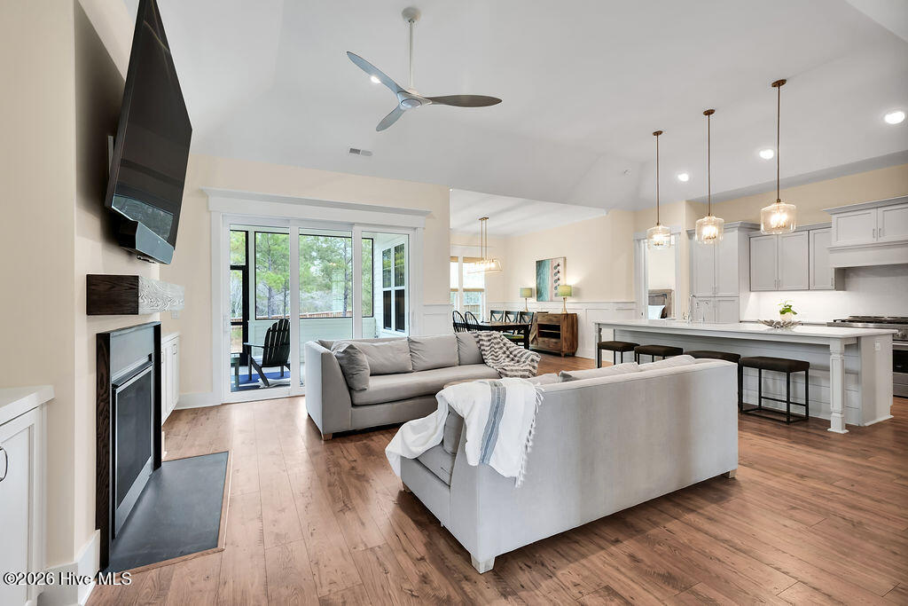 100564545 | Photo 10