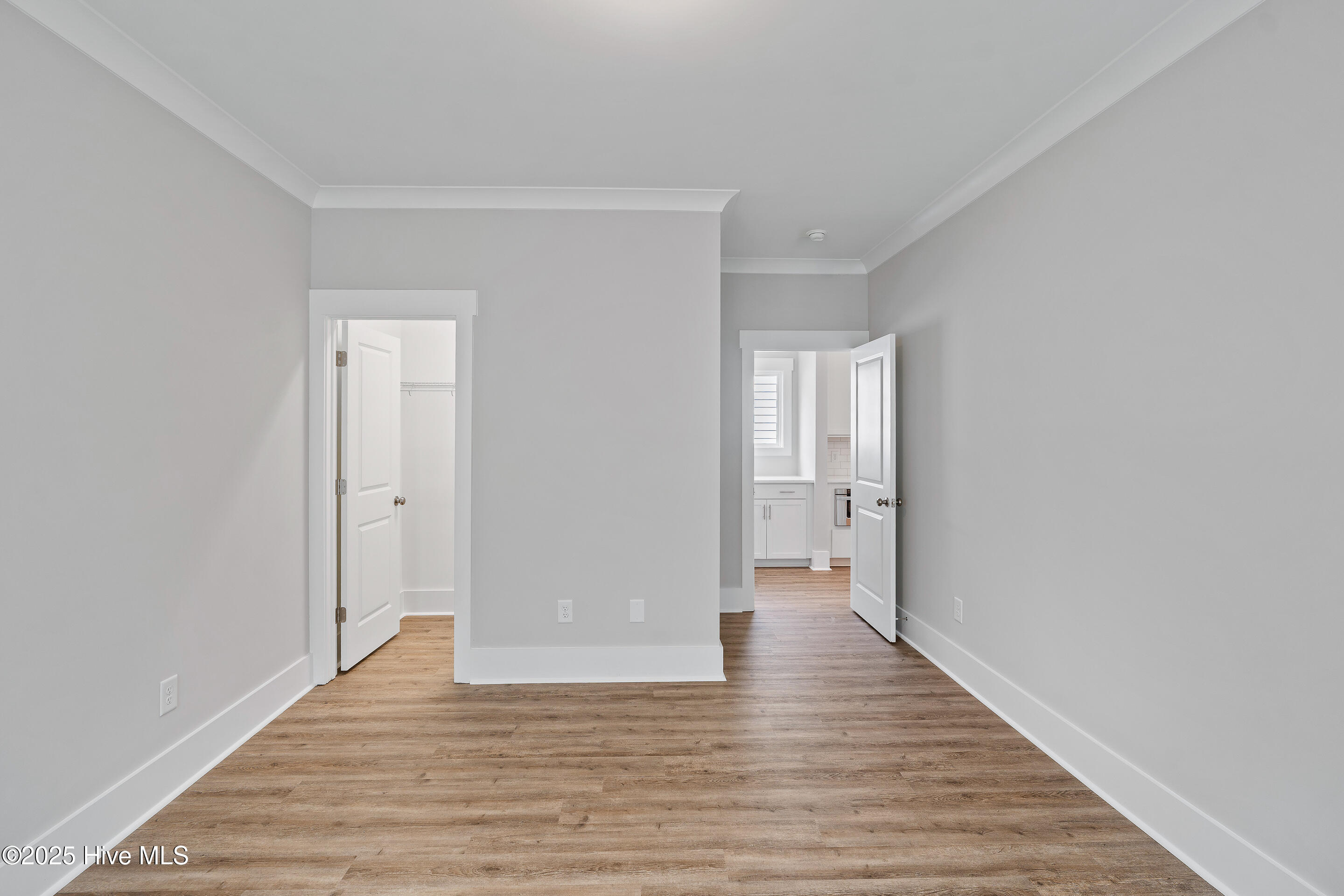 100506457 | Photo 28