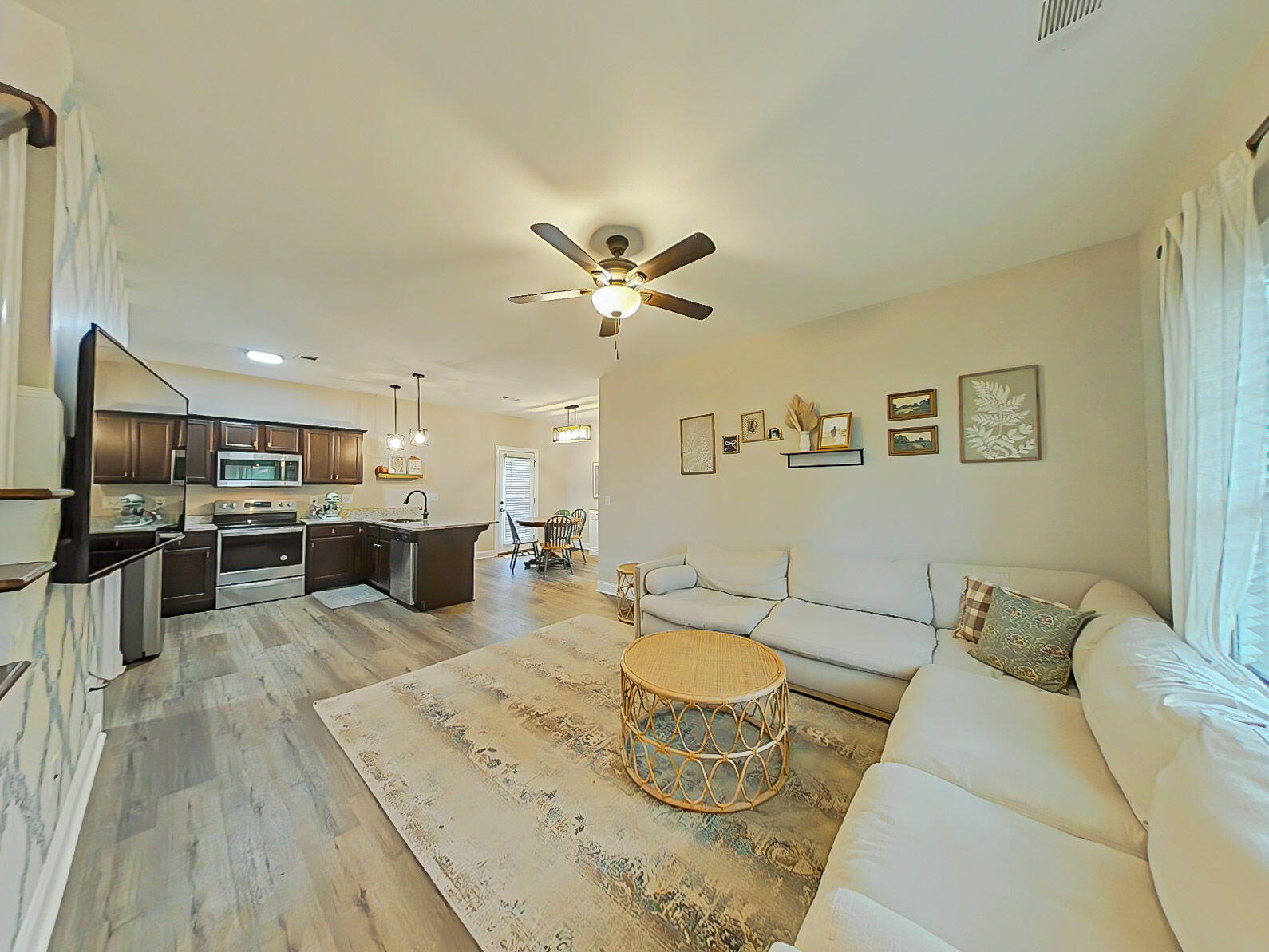 6-web-or-mls-5-Living Room