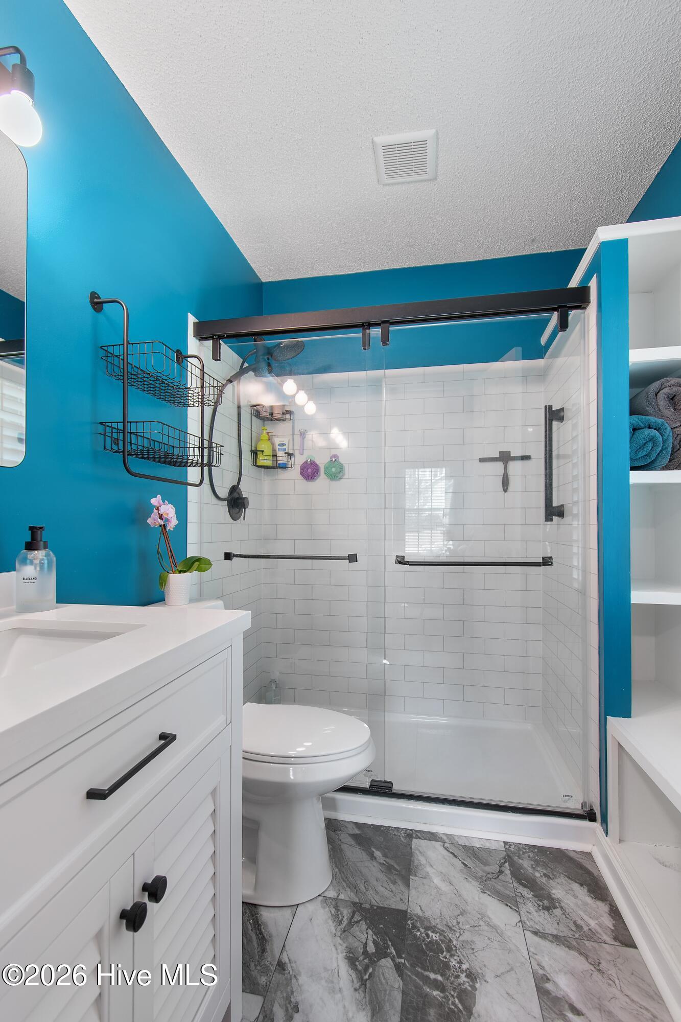 100570489 | Photo 37