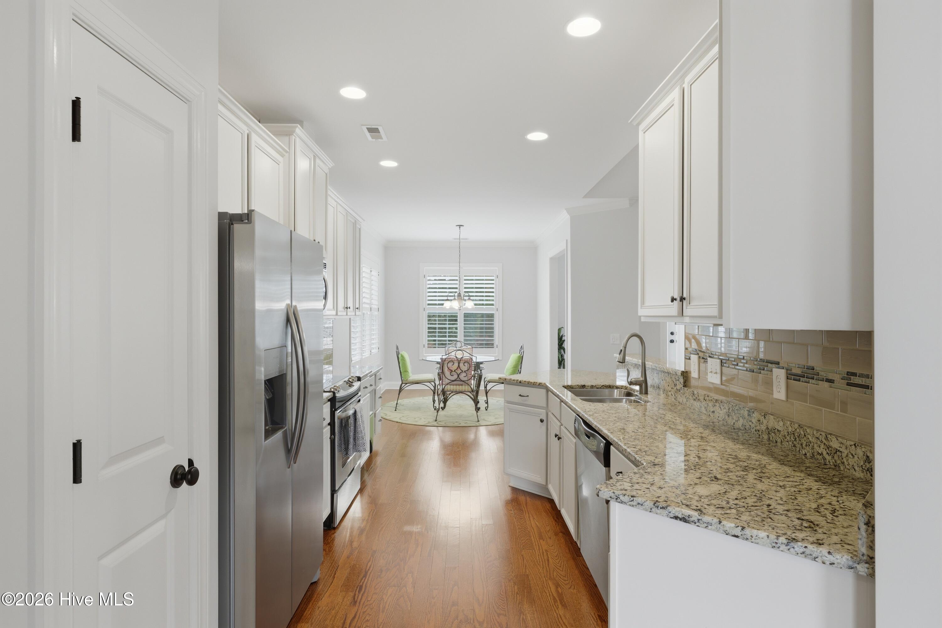 100565162 | Photo 22