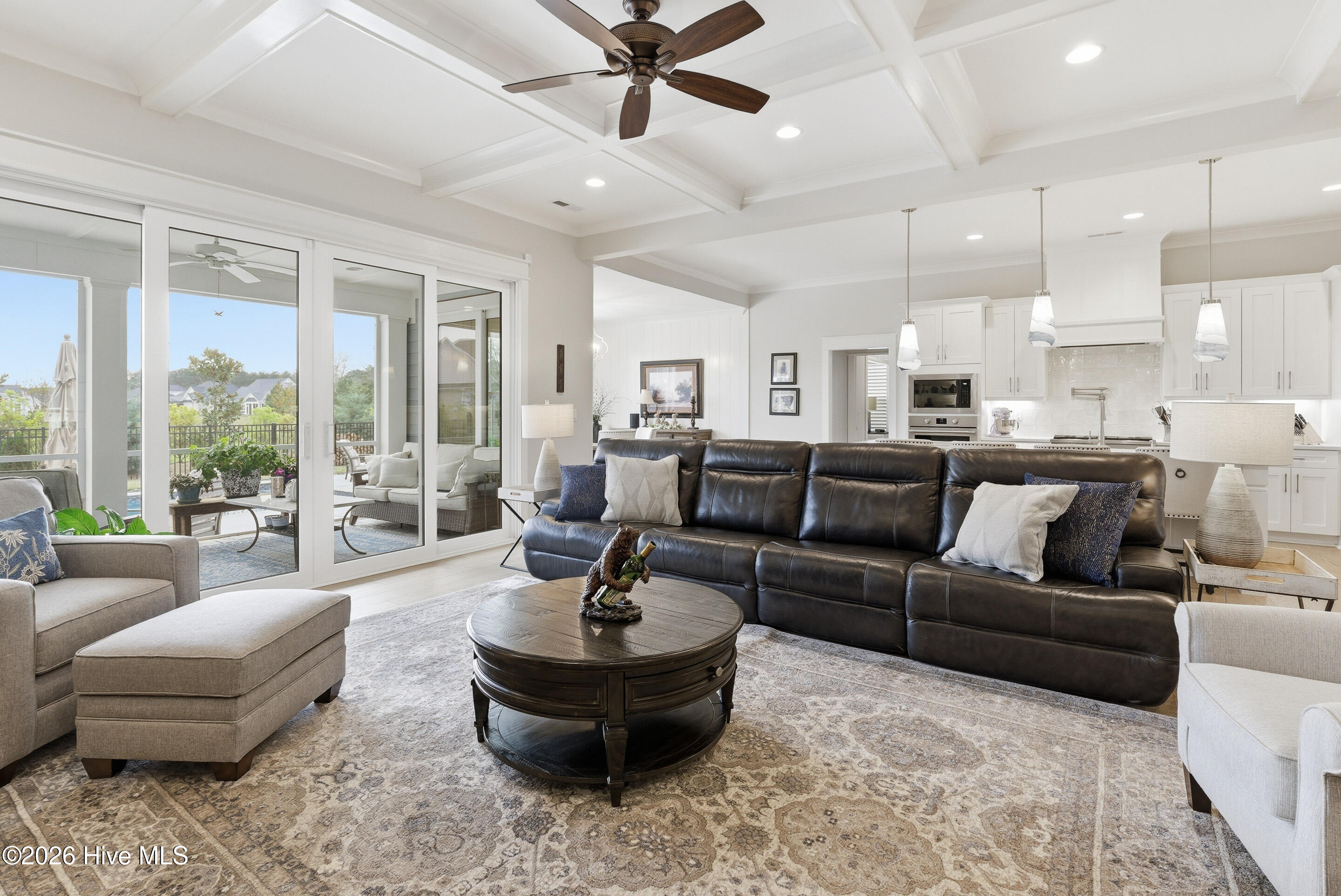 100562941 | Photo 21