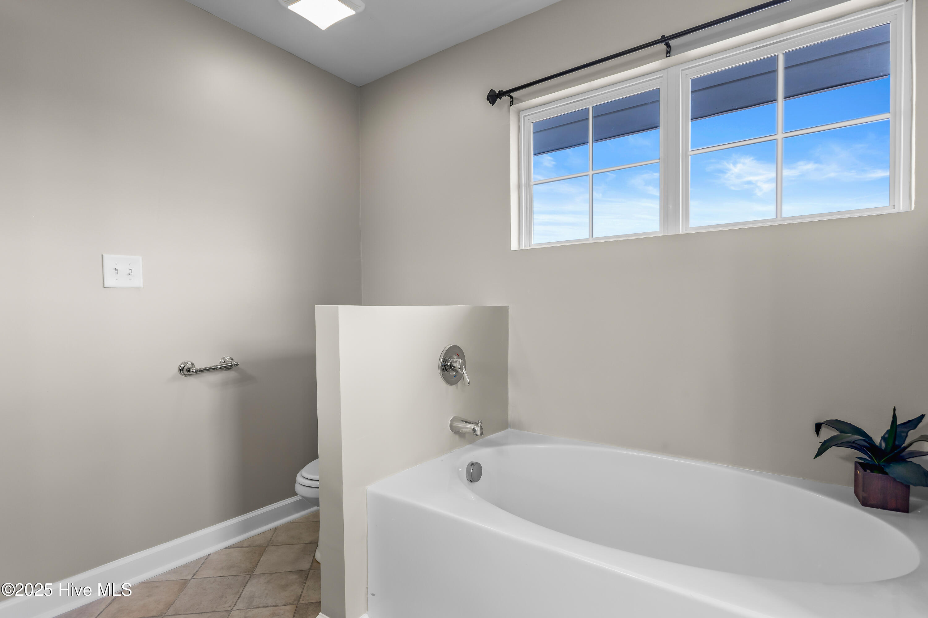 100541001 | Photo 19