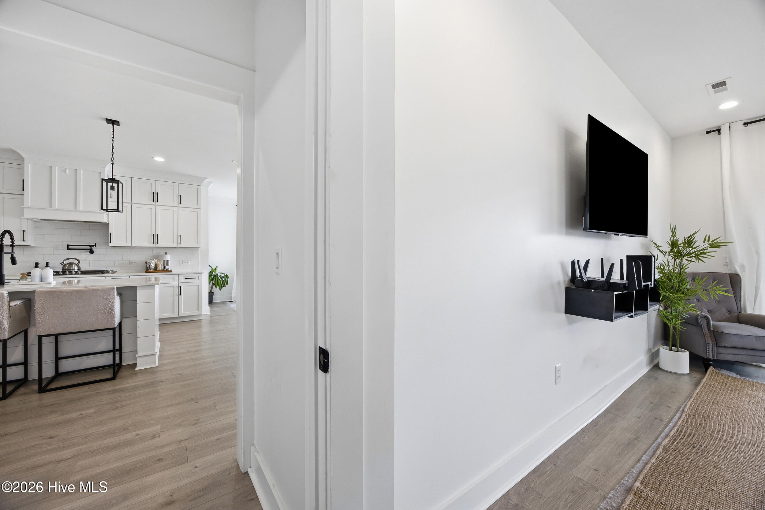 100558595 | Photo 32