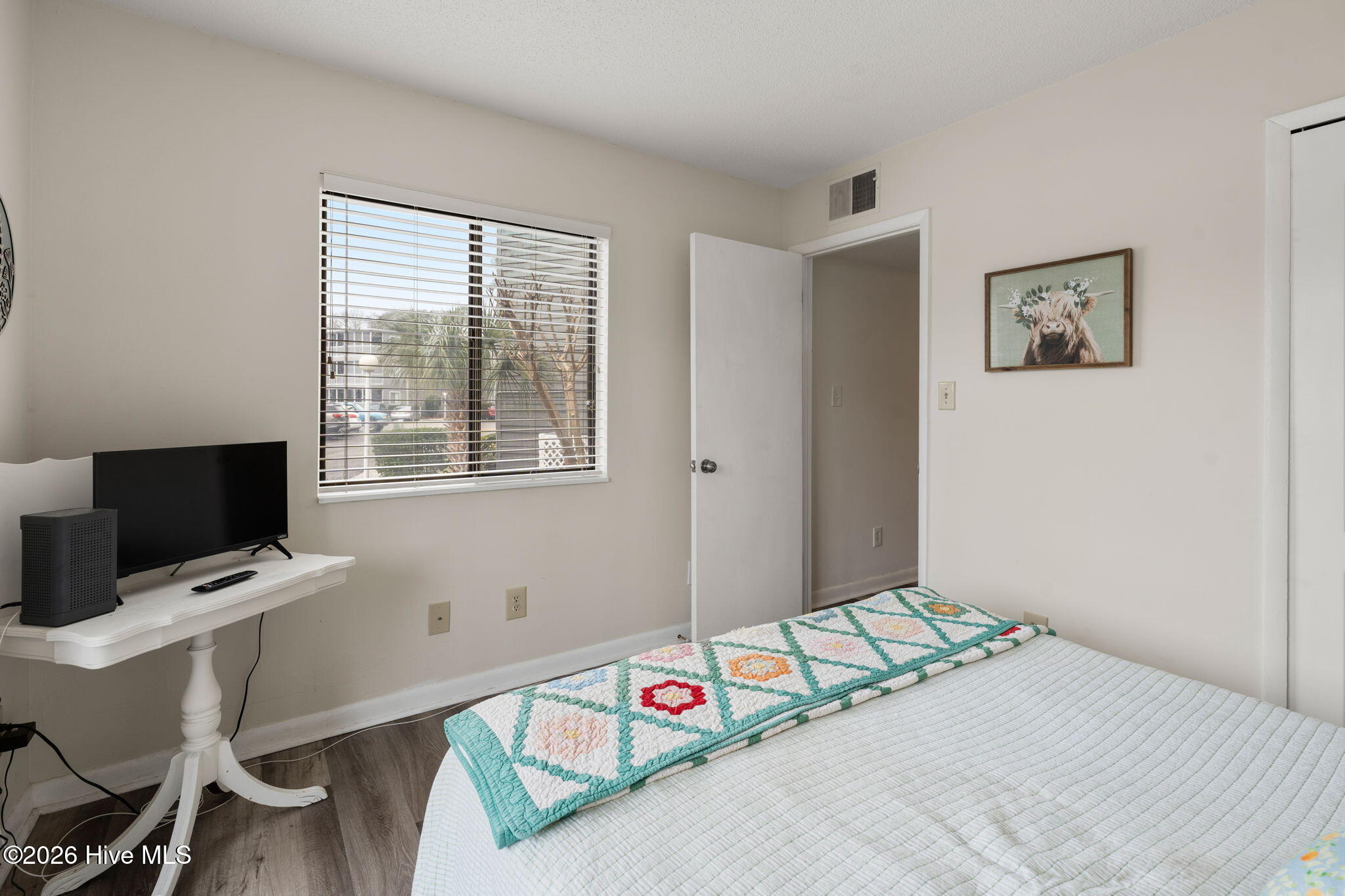 100554784 | Photo 18