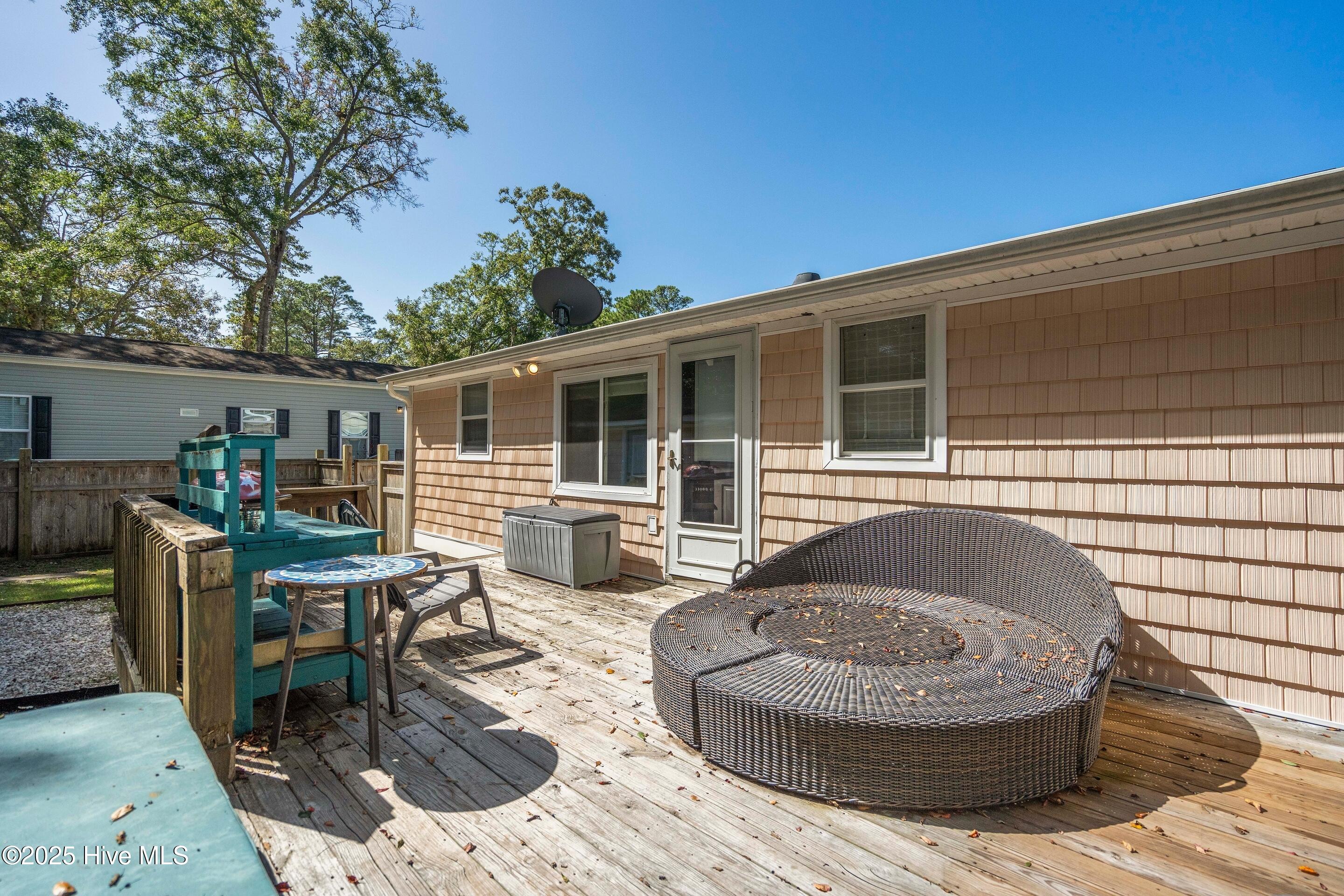 100535367 | Photo 31