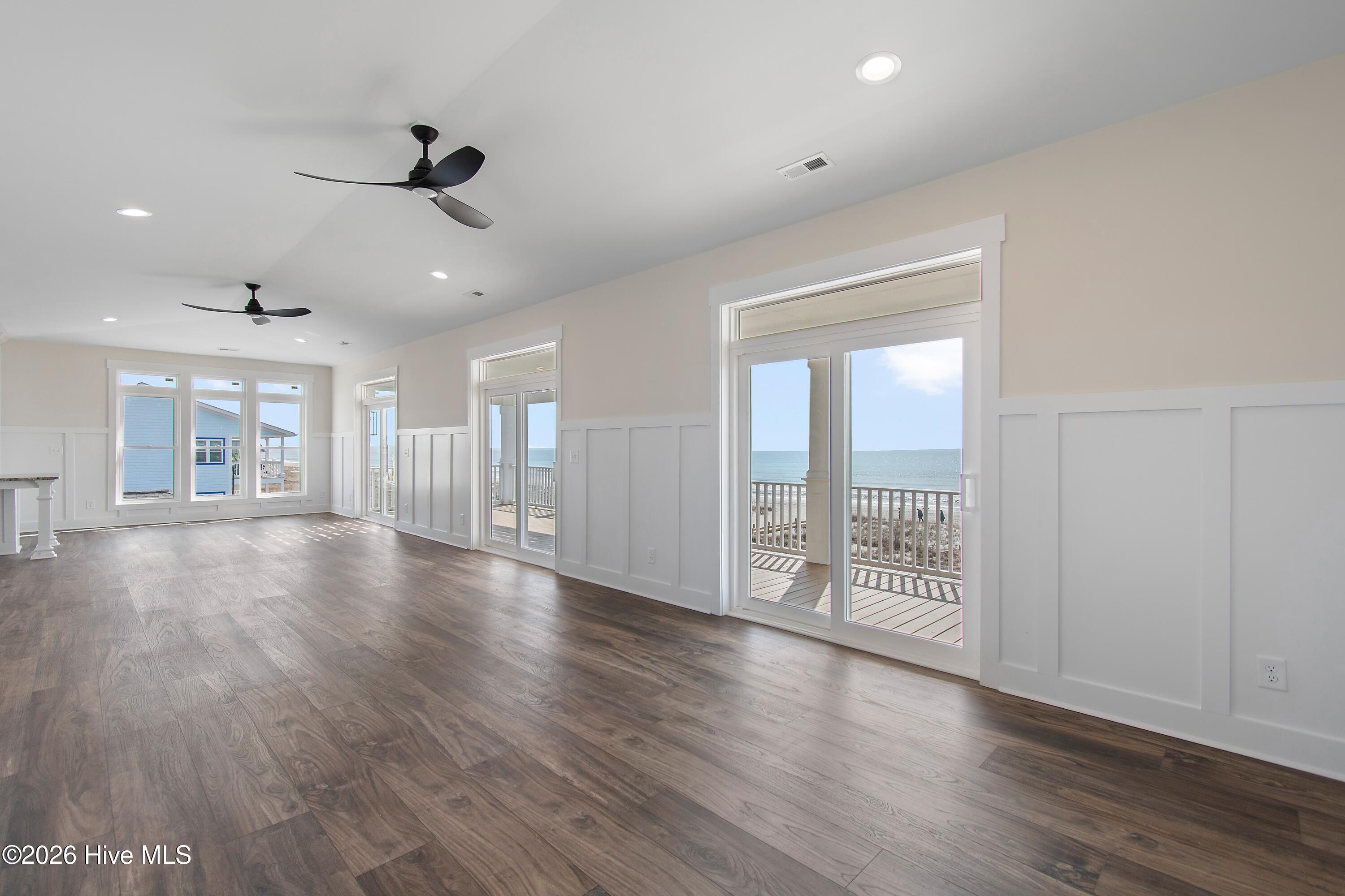 100525710 | Photo 22