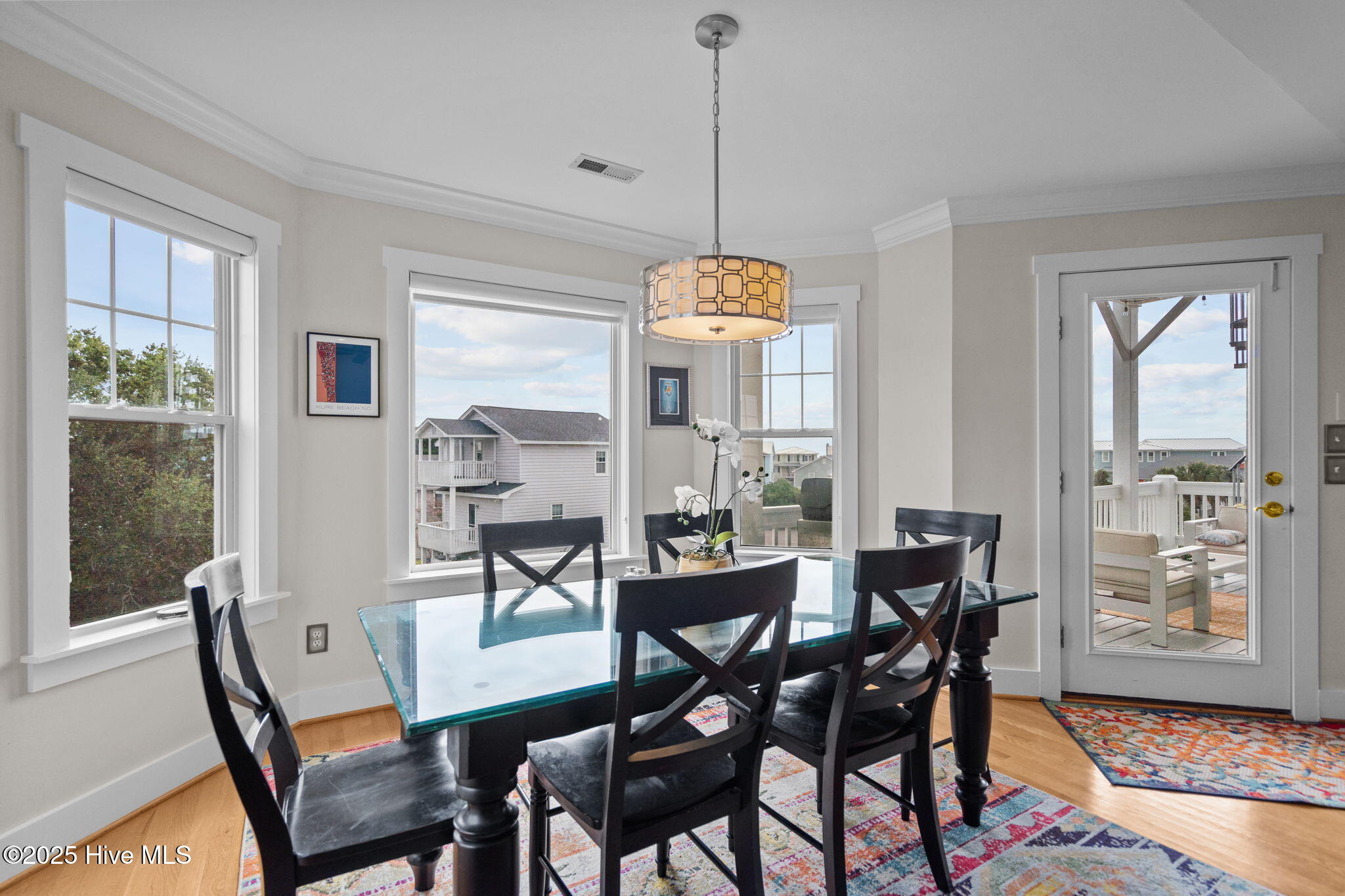 100528762 | Photo 30